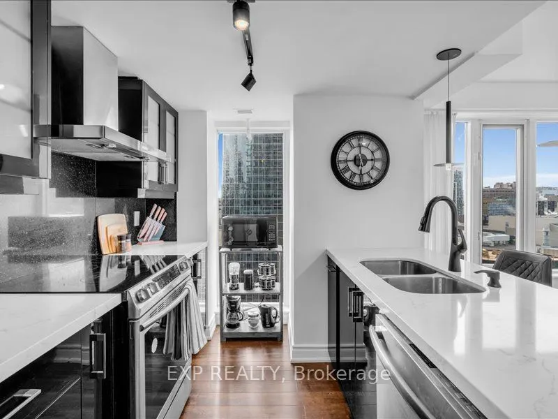 210 Victoria Street, #1816