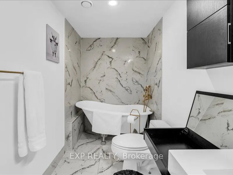 210 Victoria Street, #1816