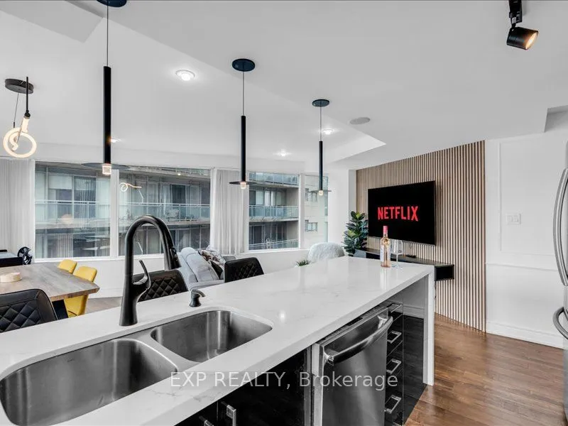 210 Victoria Street, #1816