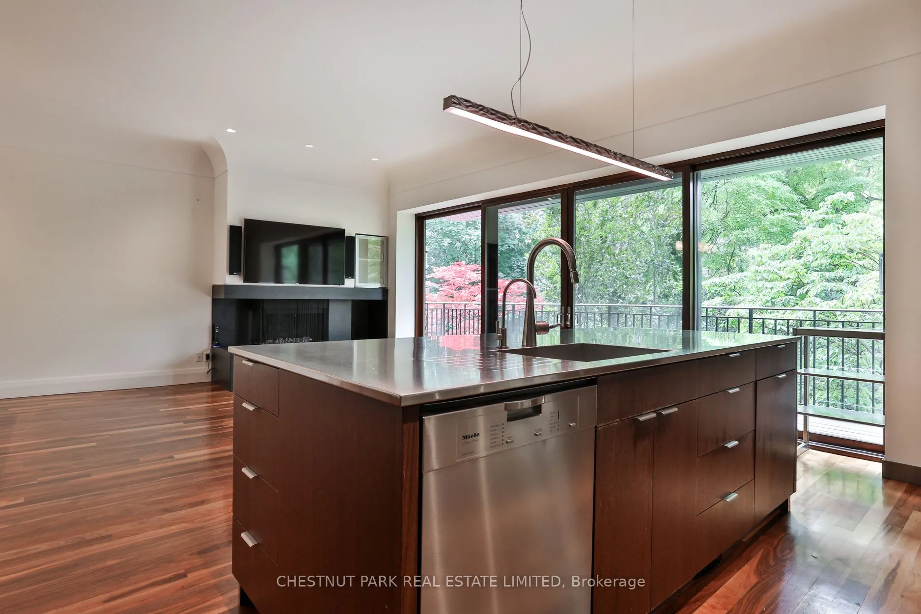 4 Meredith Crescent