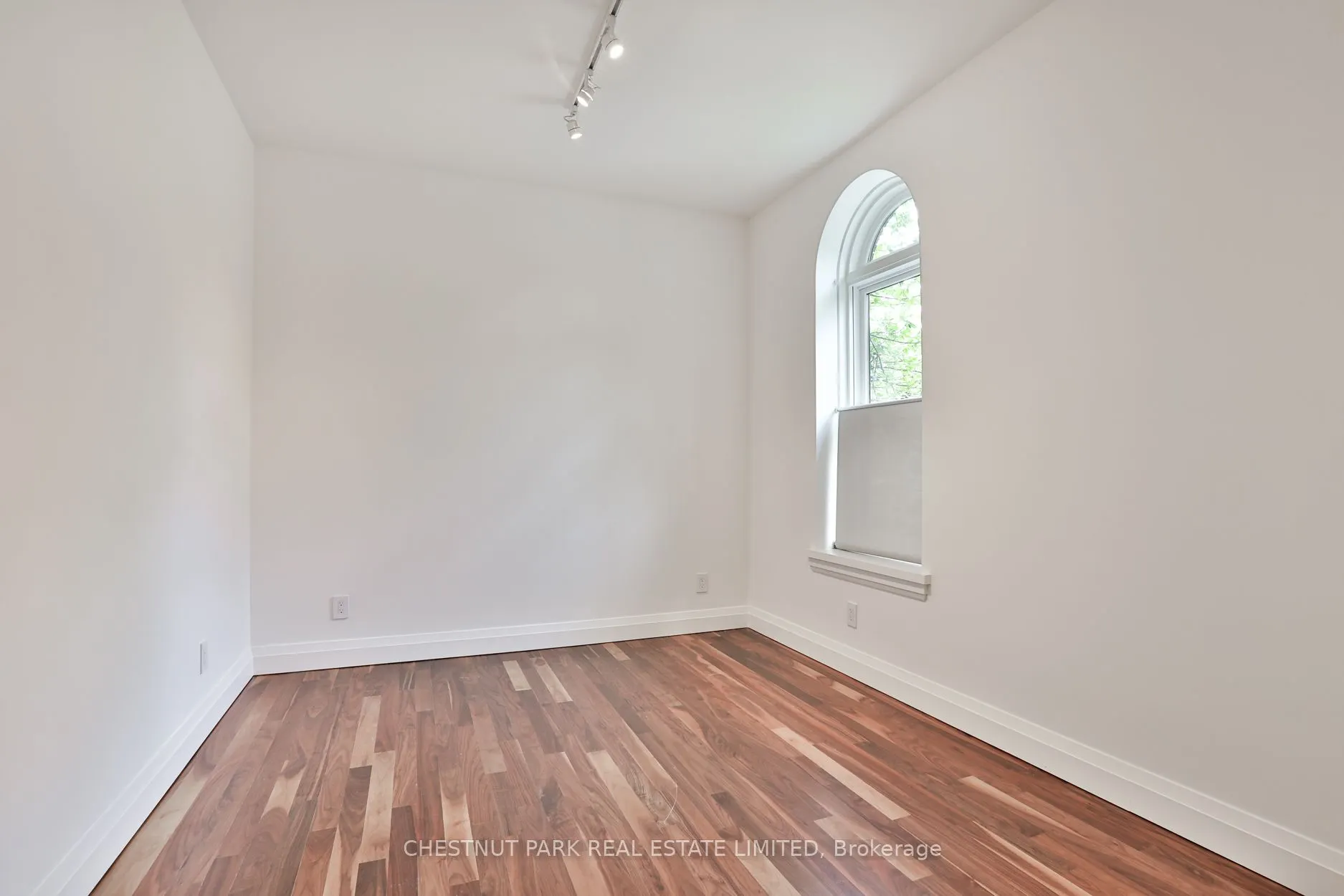 4 Meredith Crescent