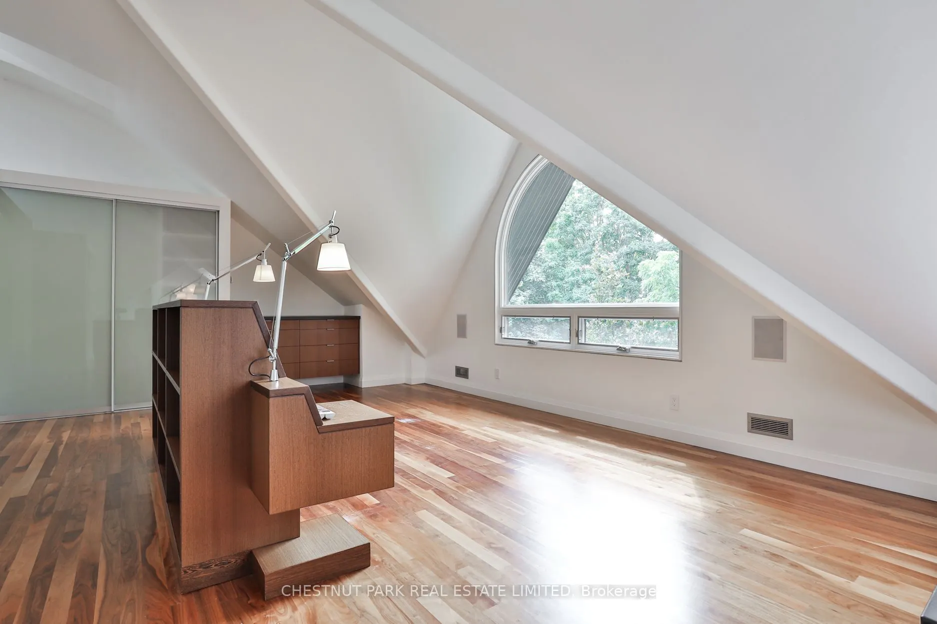 4 Meredith Crescent