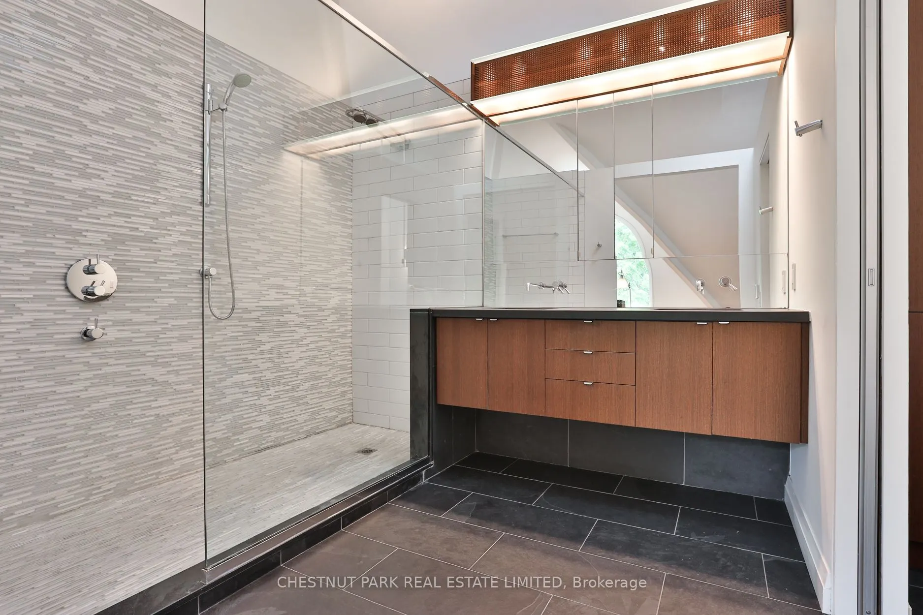 4 Meredith Crescent
