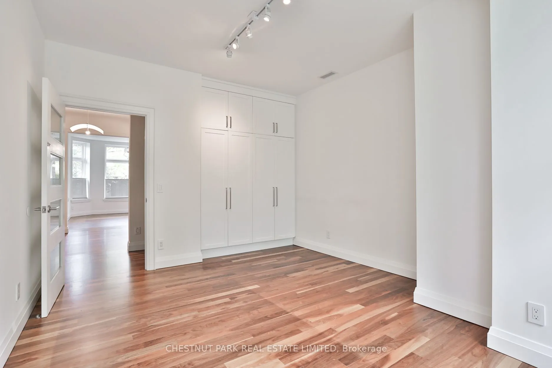 4 Meredith Crescent