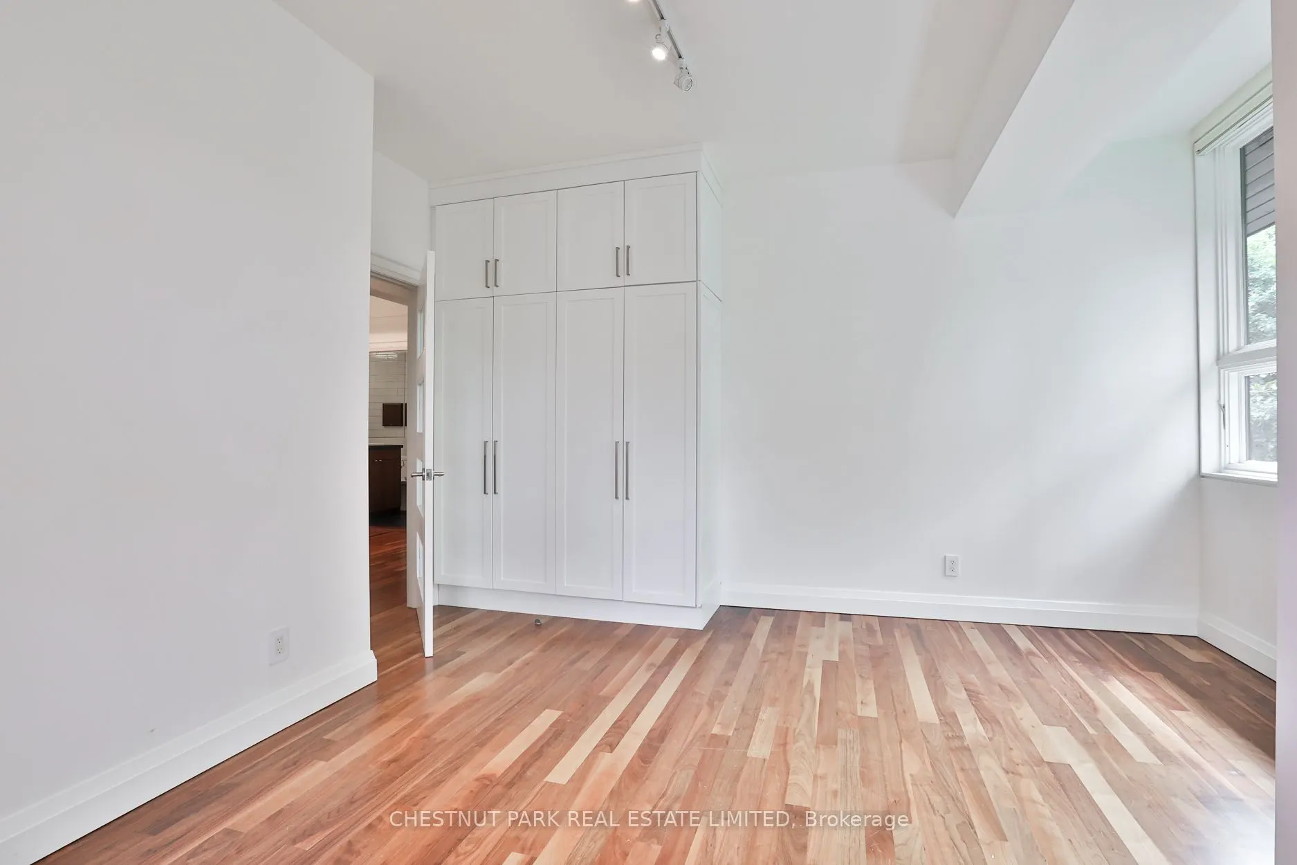 4 Meredith Crescent