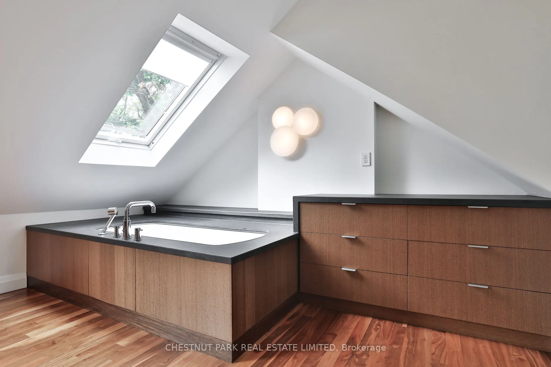 4 Meredith Crescent