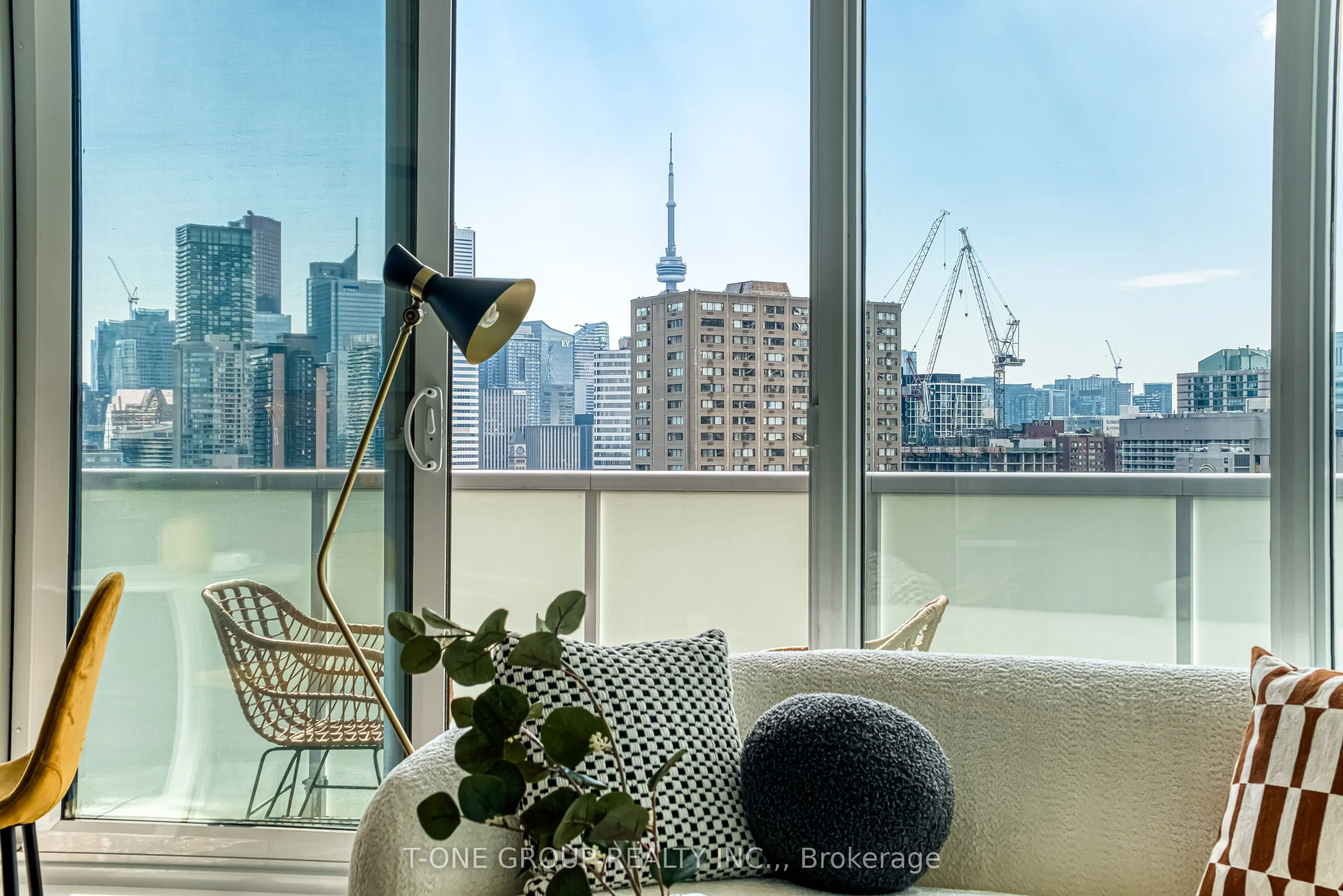 403 Church Street, #2102