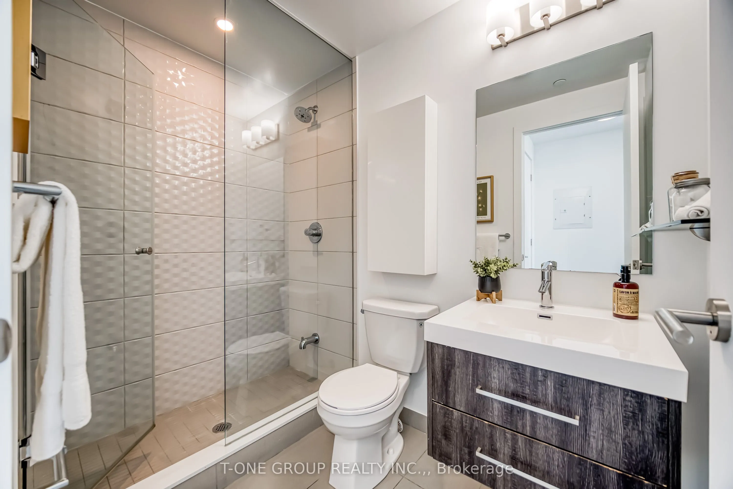 403 Church Street, #2102