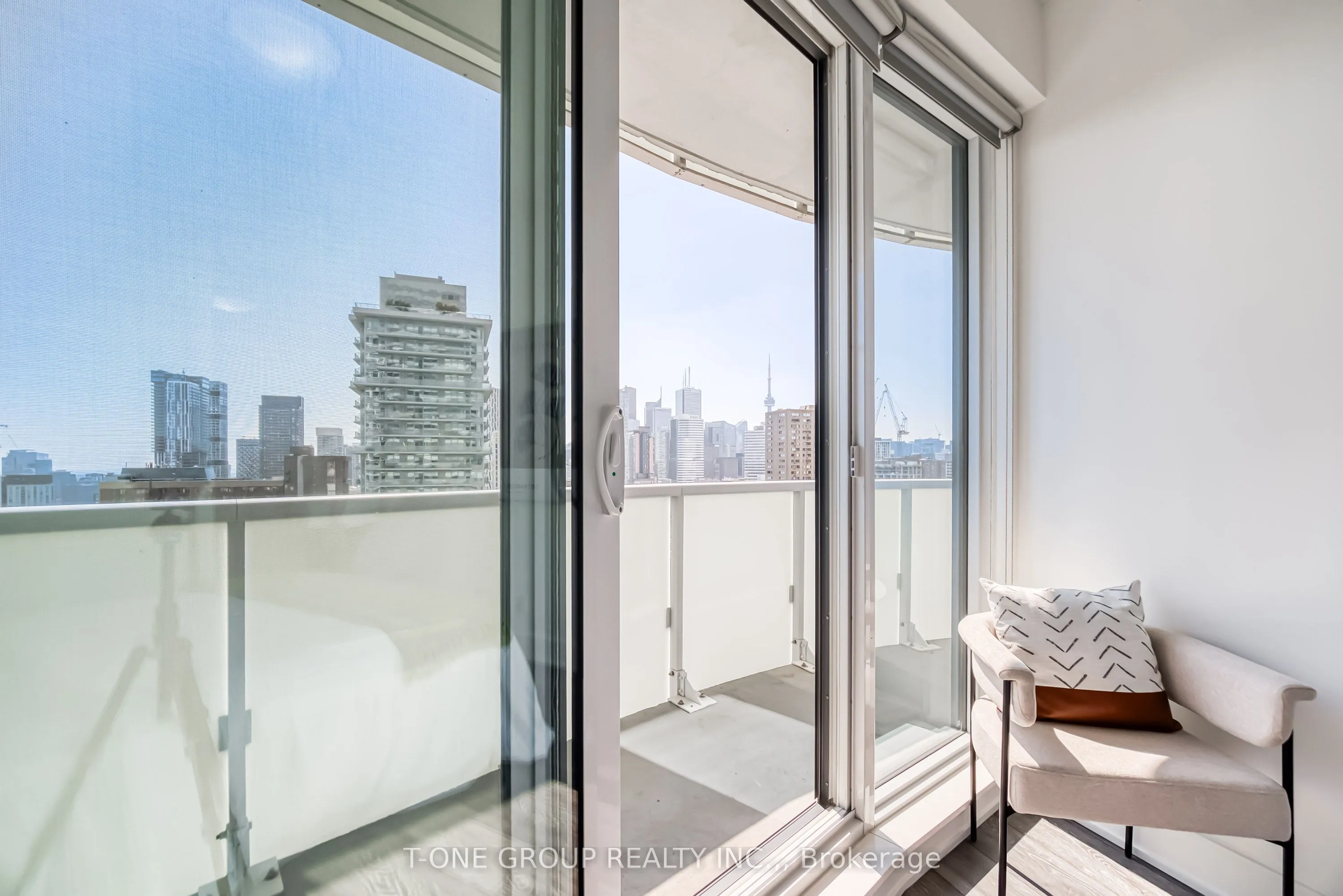 403 Church Street, #2102