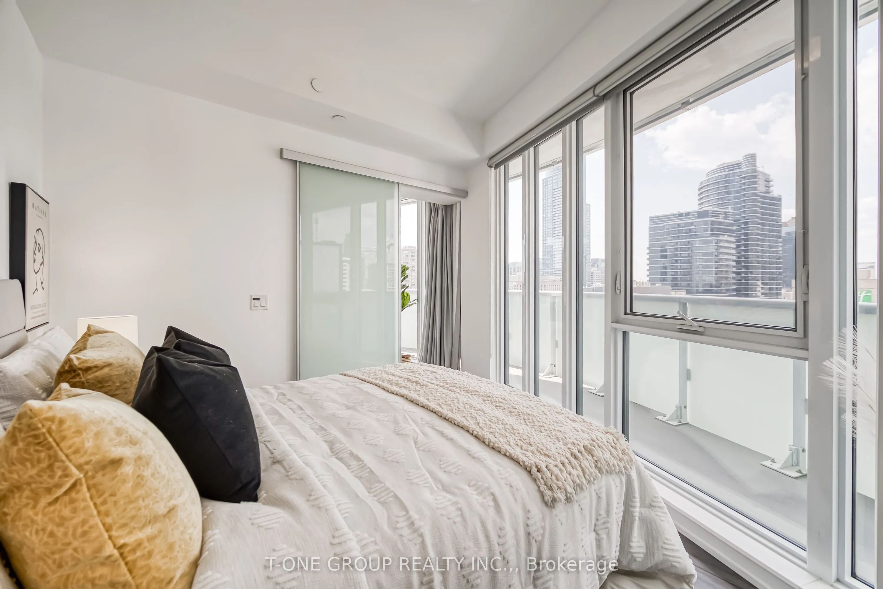 403 Church Street, #2102
