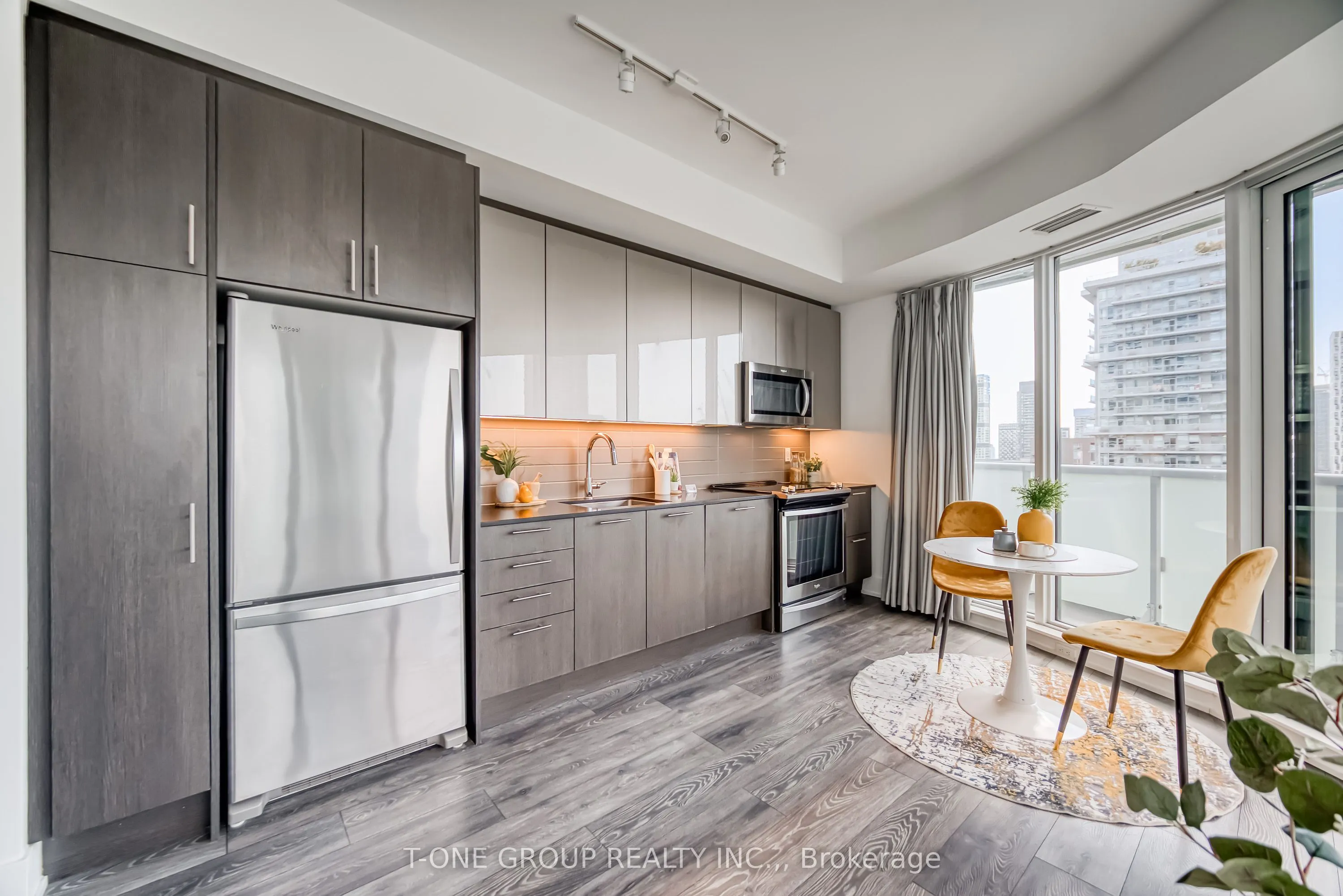 403 Church Street, #2102
