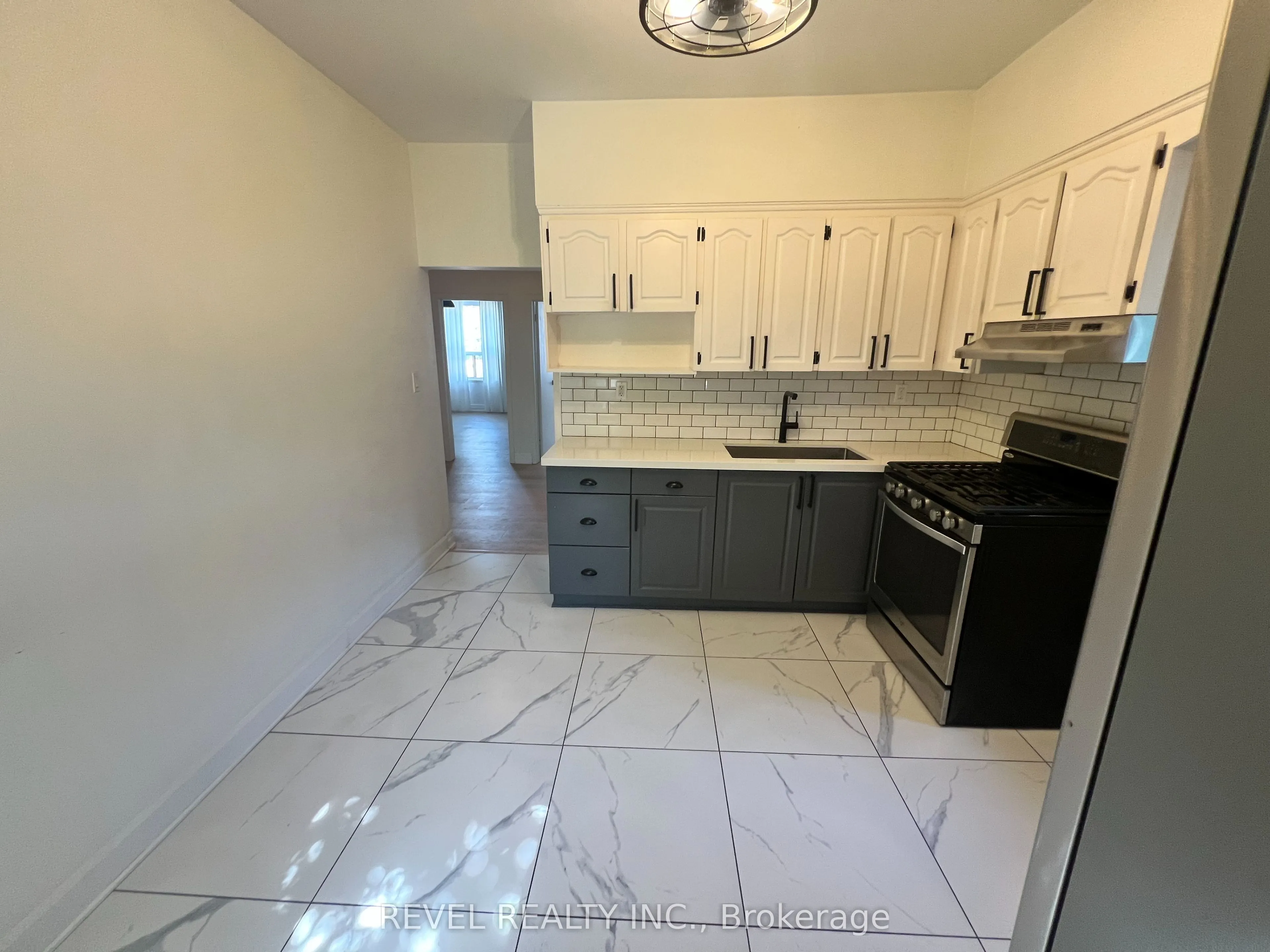761 Dundas Street W, #A (Upper)