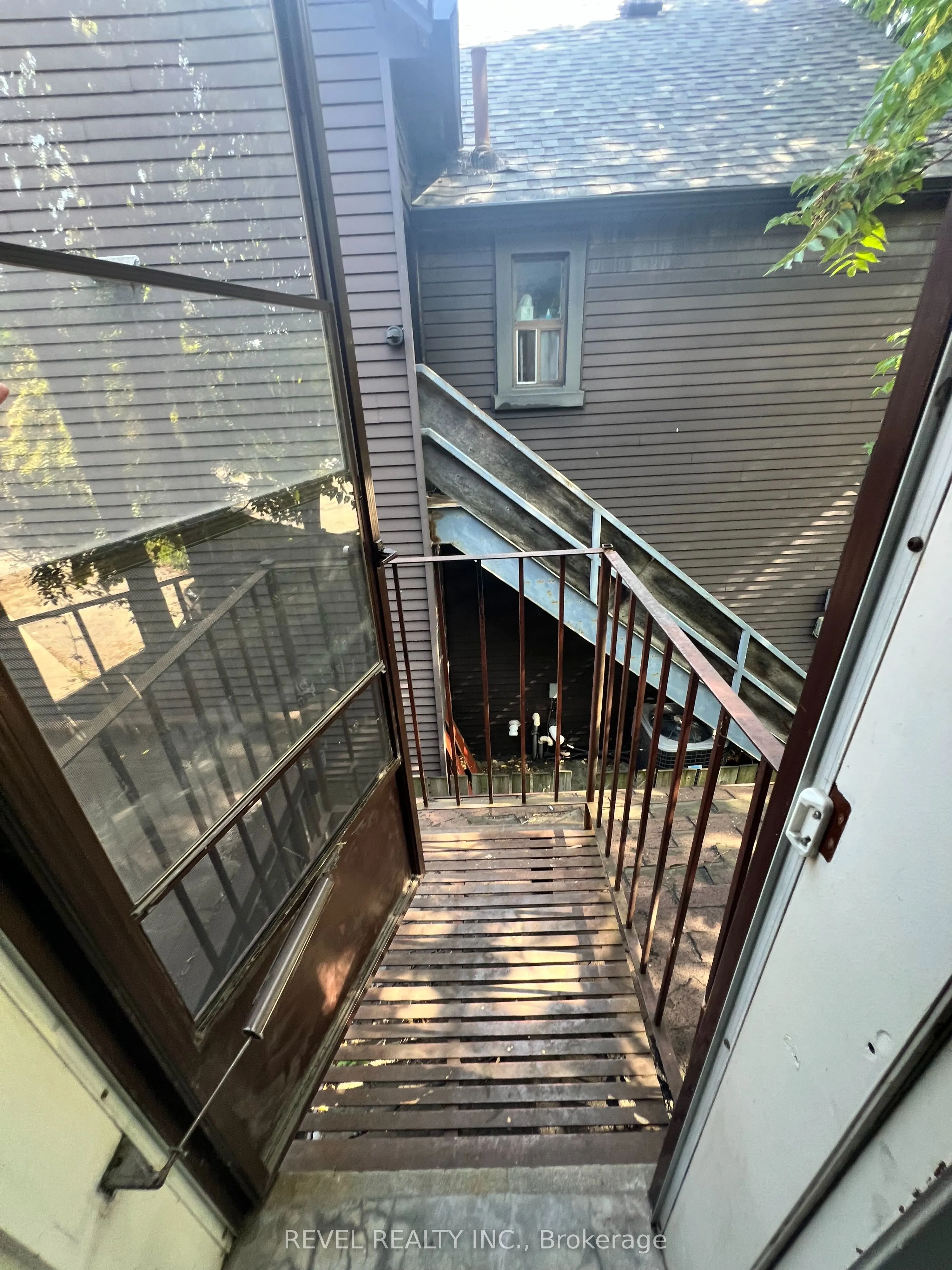761 Dundas Street W, #A (Upper)