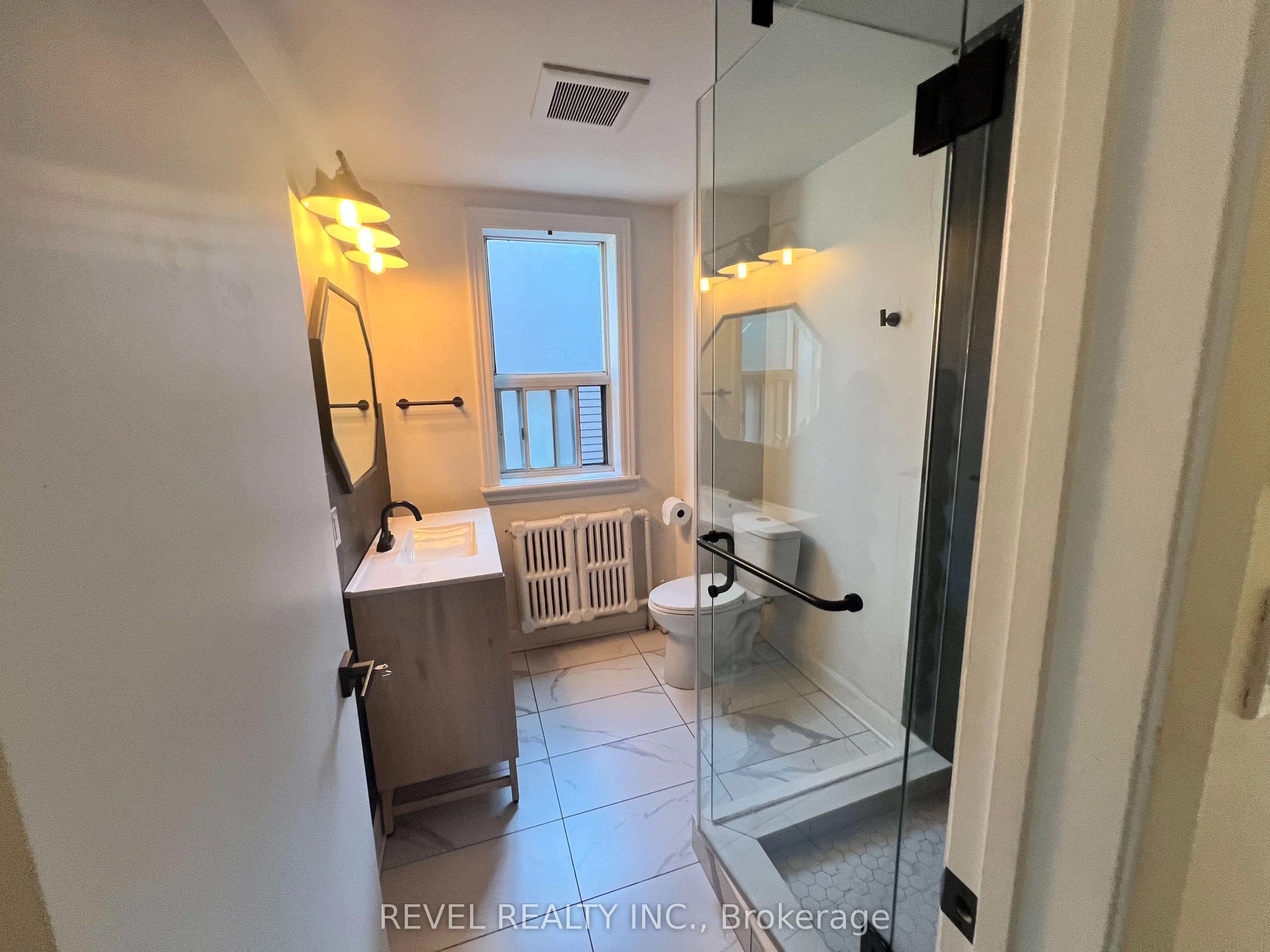 761 Dundas Street W, #A (Upper)