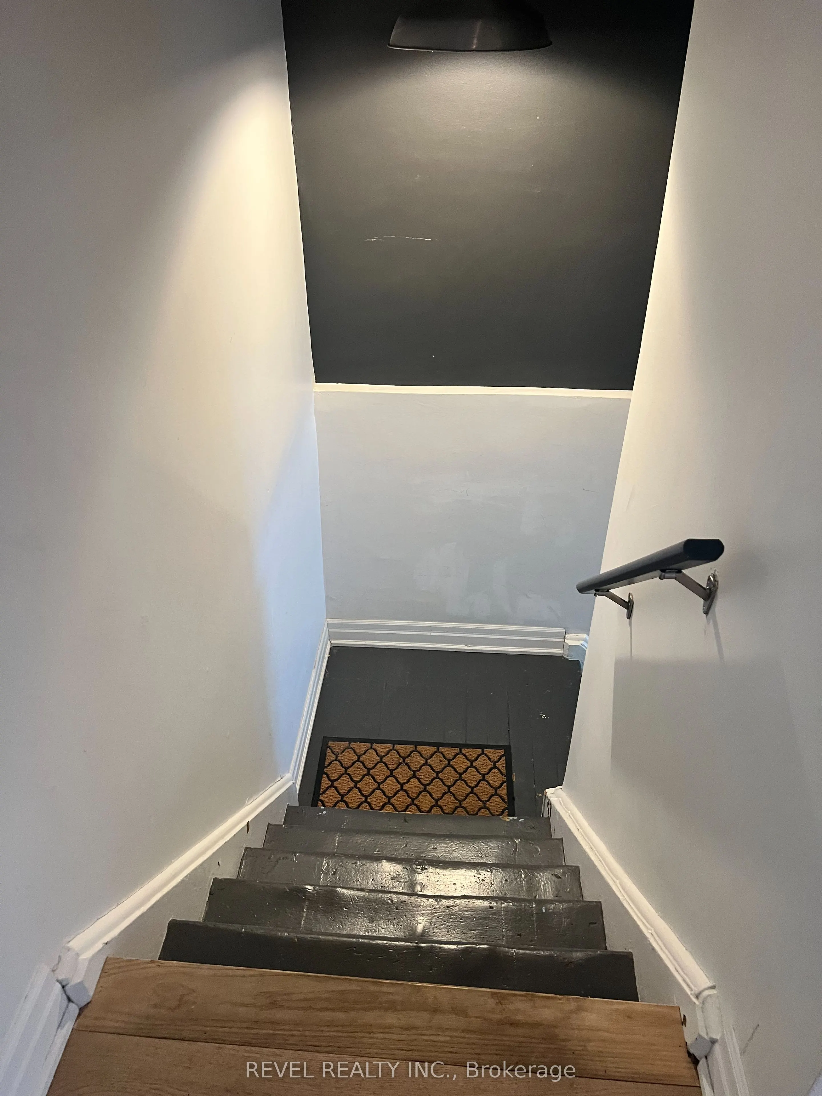 761 Dundas Street W, #A (Upper)