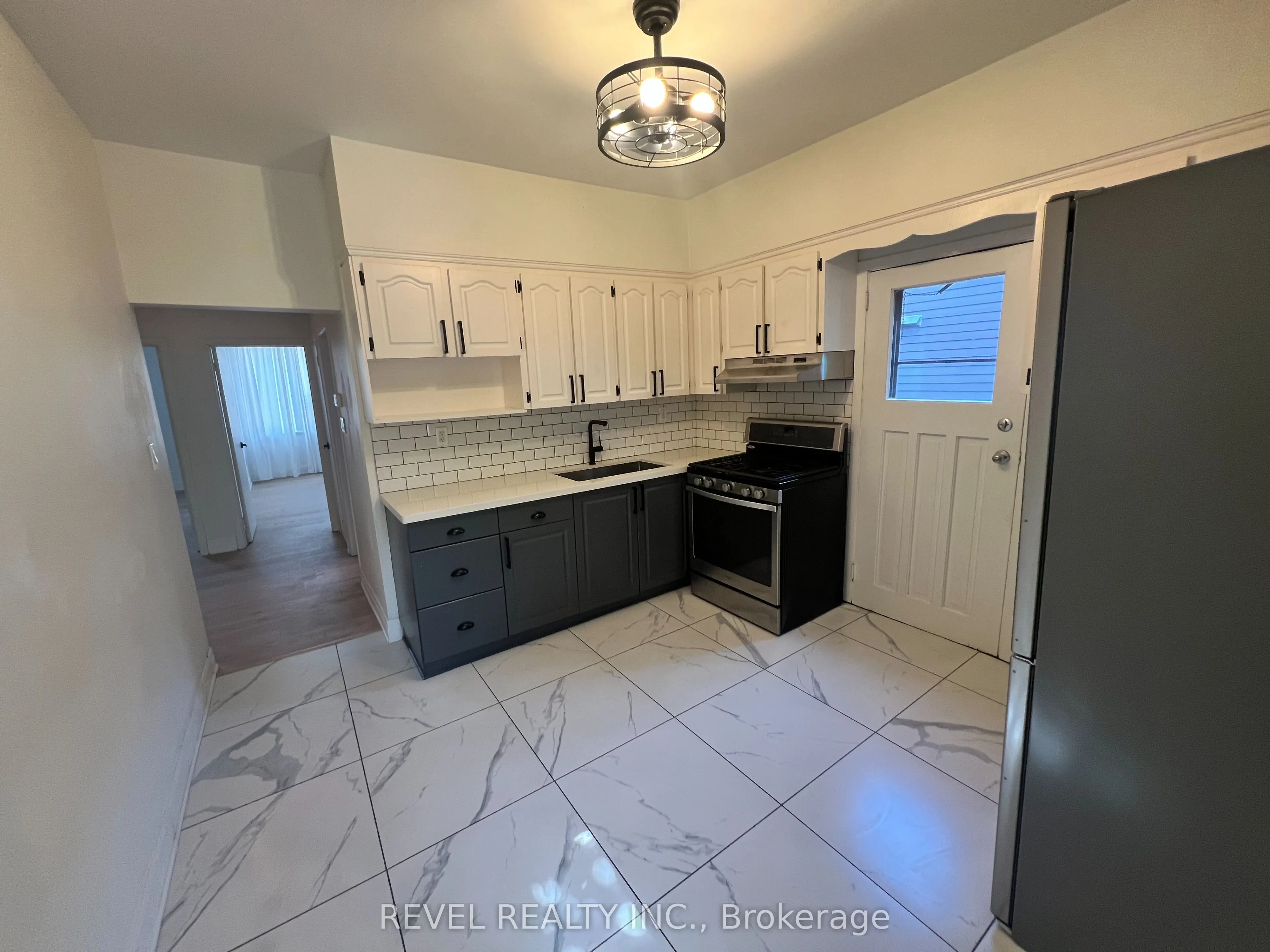 761 Dundas Street W, #A (Upper)