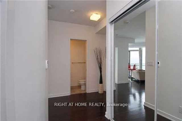 12 York Street, #5707