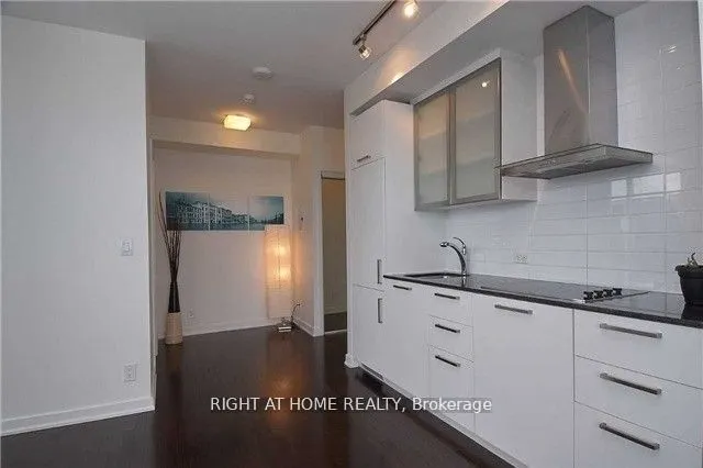12 York Street, #5707
