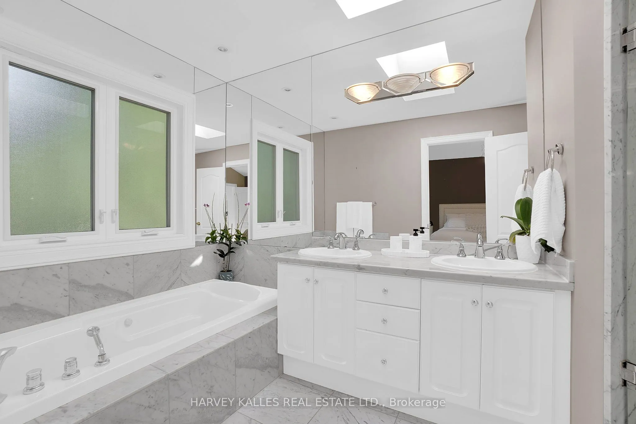 398 Bedford Park