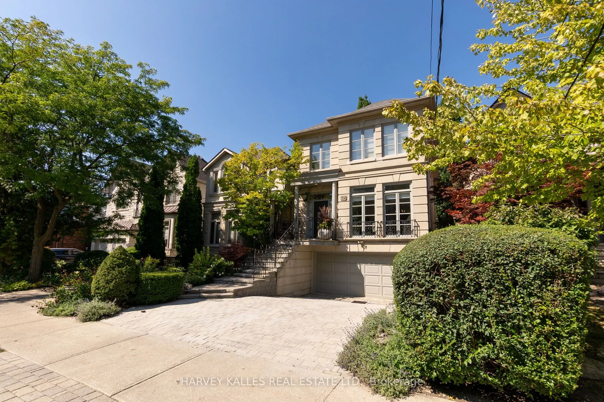 398 Bedford Park