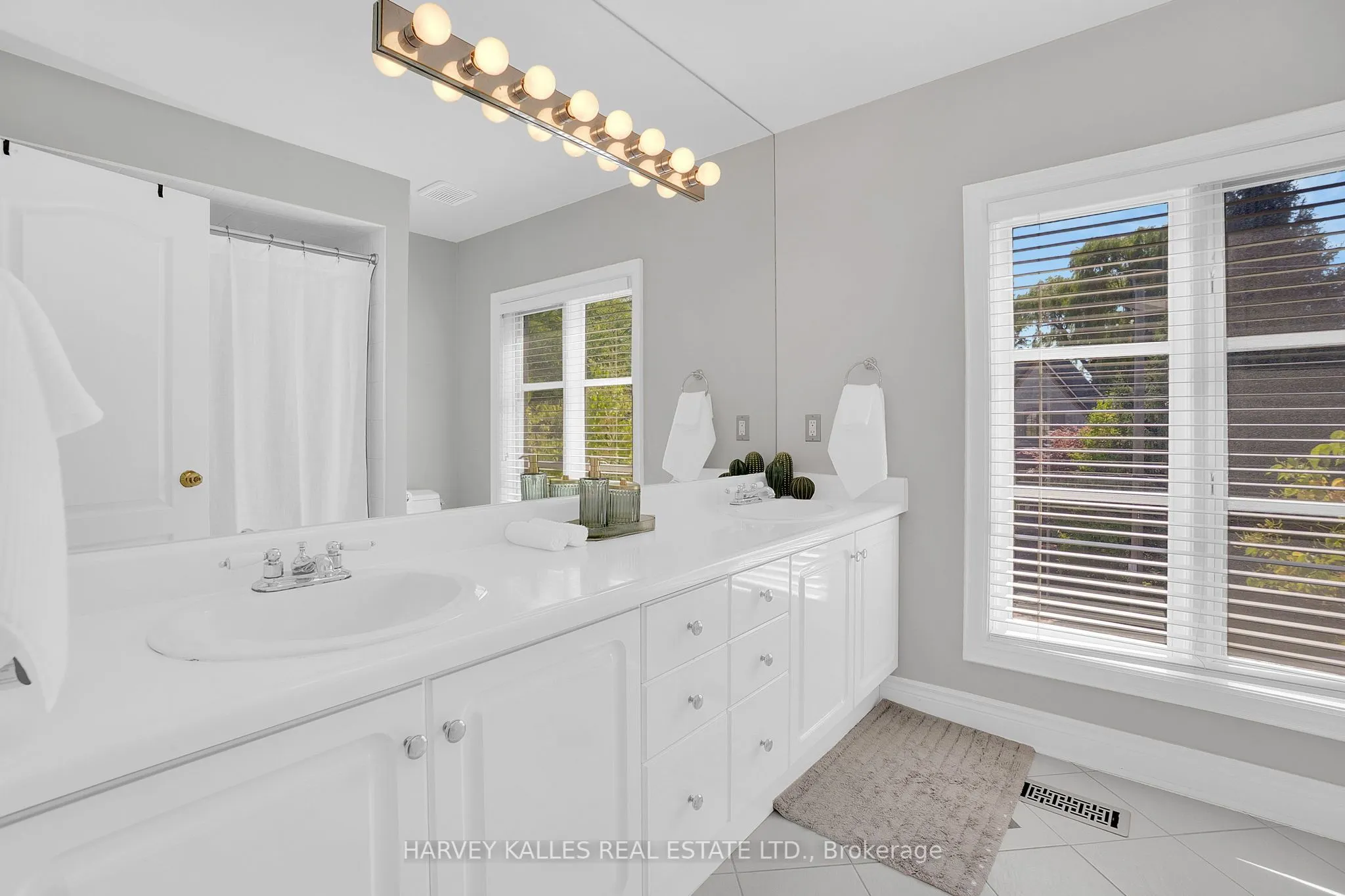 398 Bedford Park