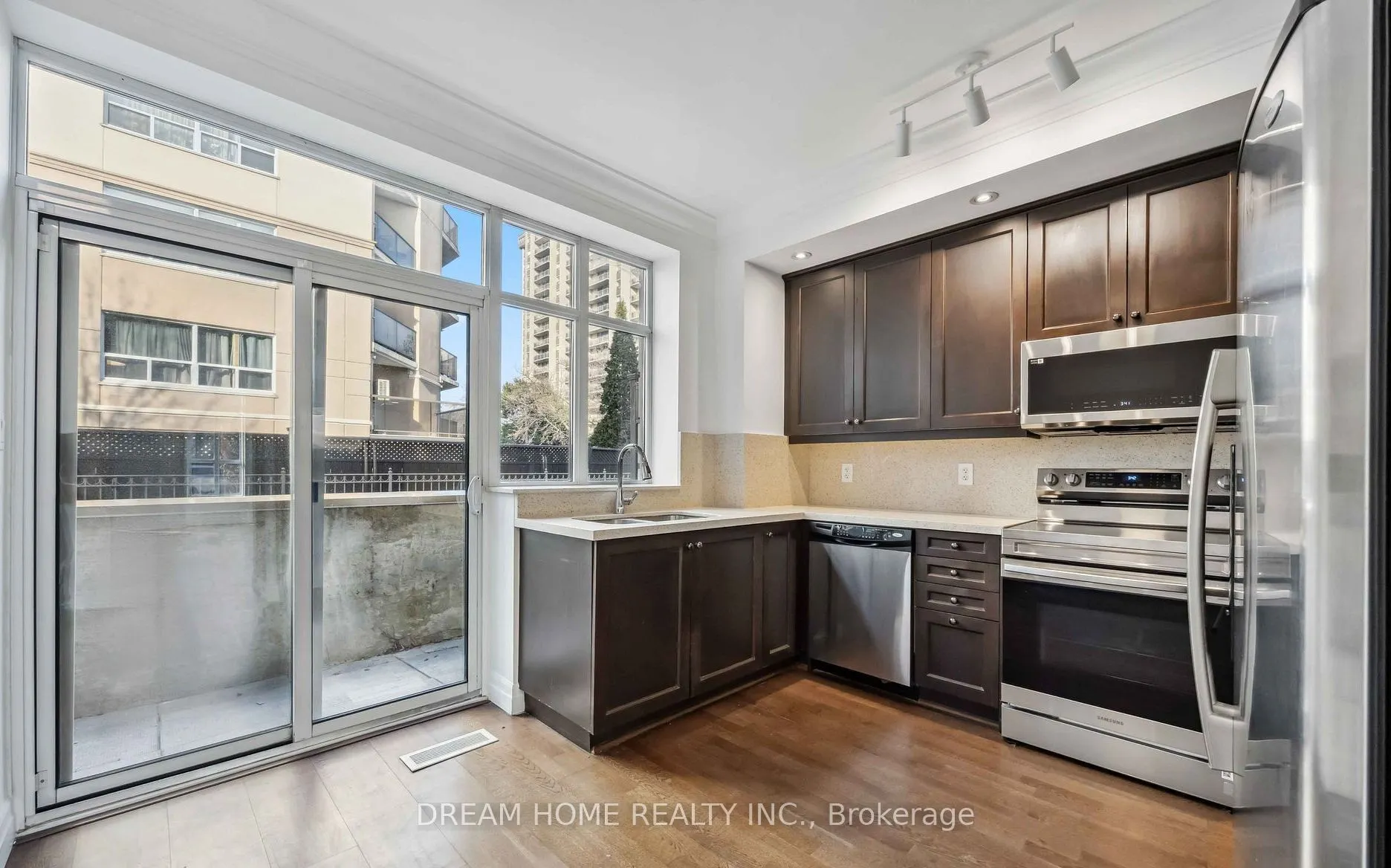 934 Mount Pleasant Road, #20