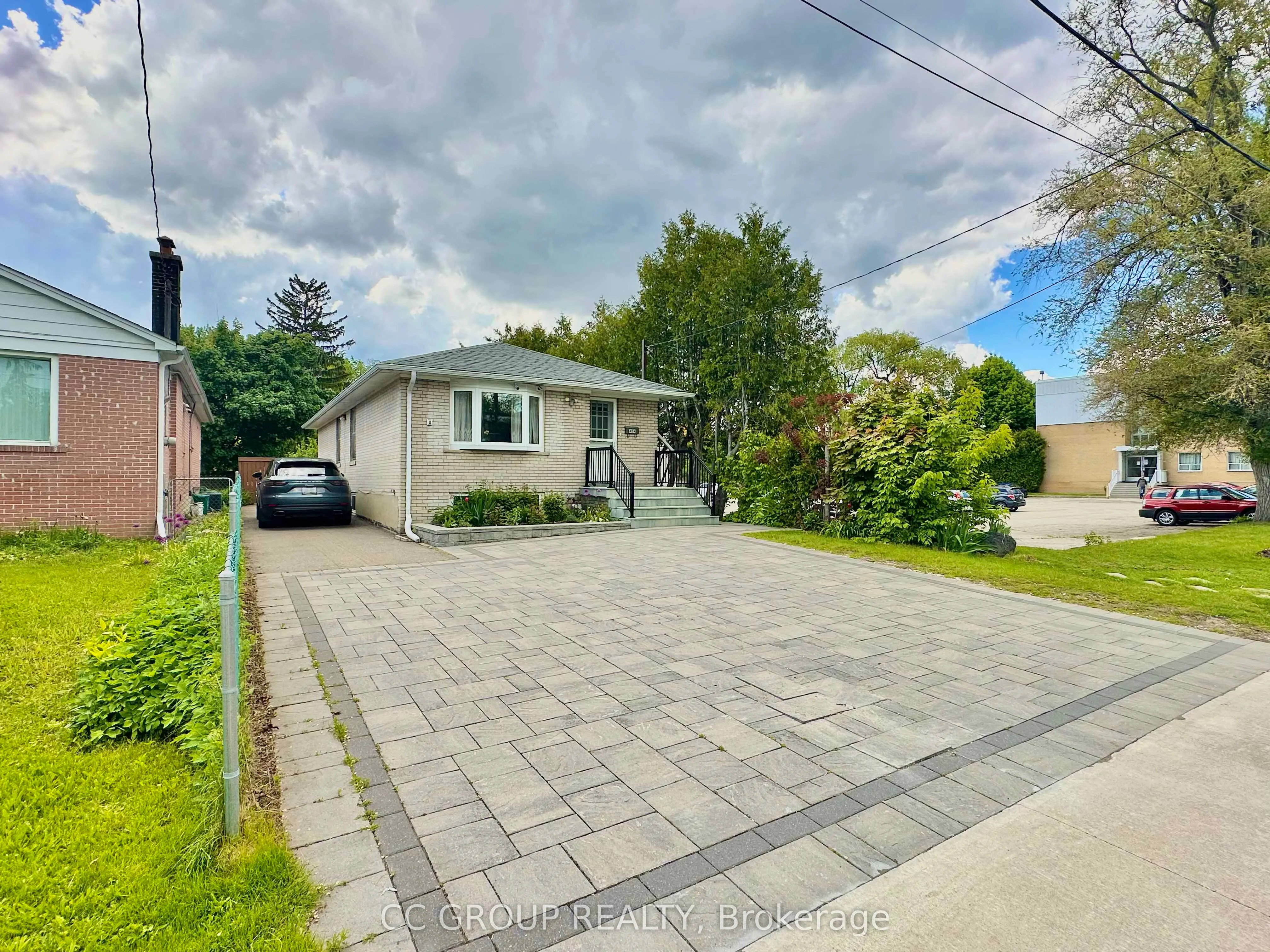404 Willowdale Avenue
