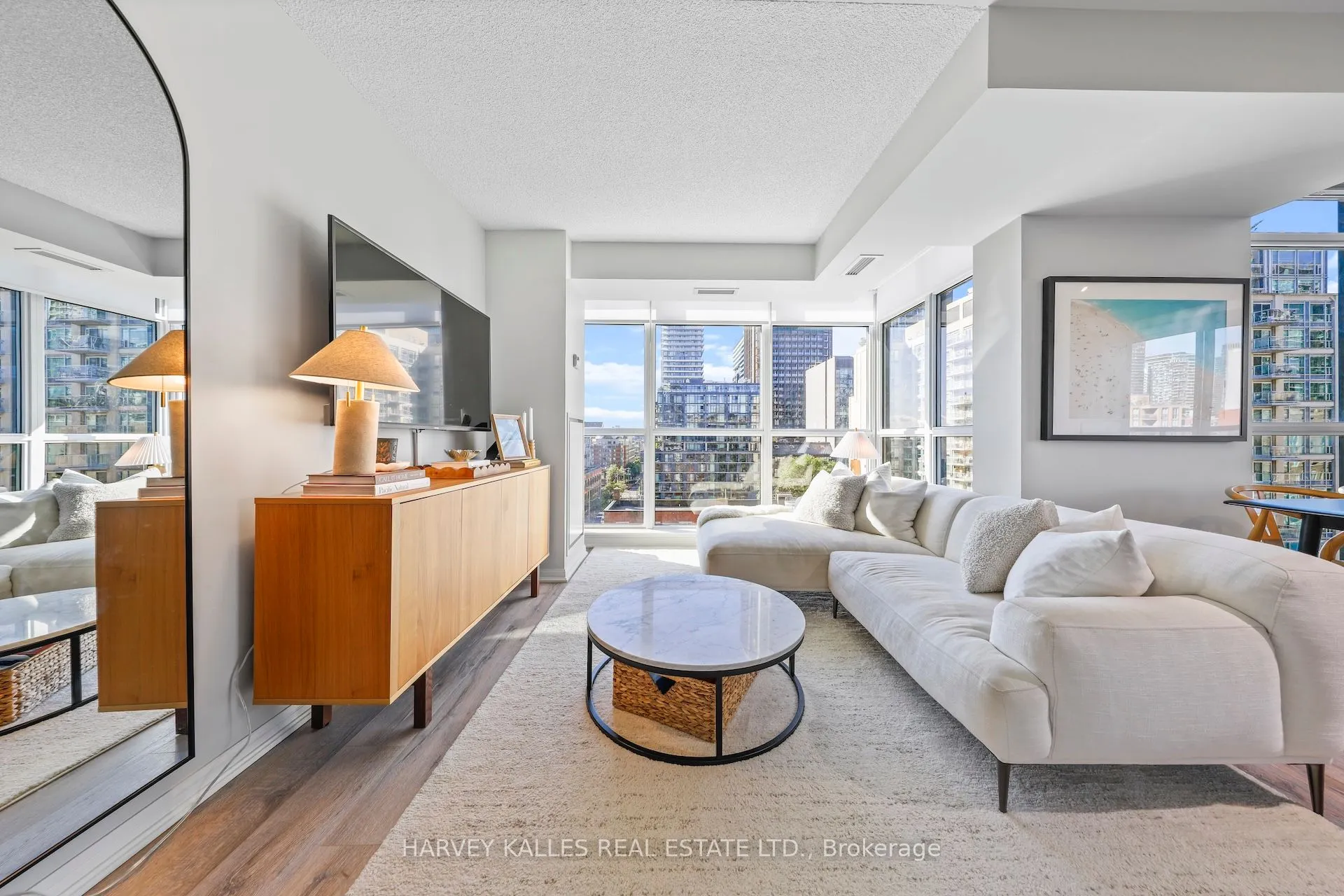 400 Adelaide Street, #1106