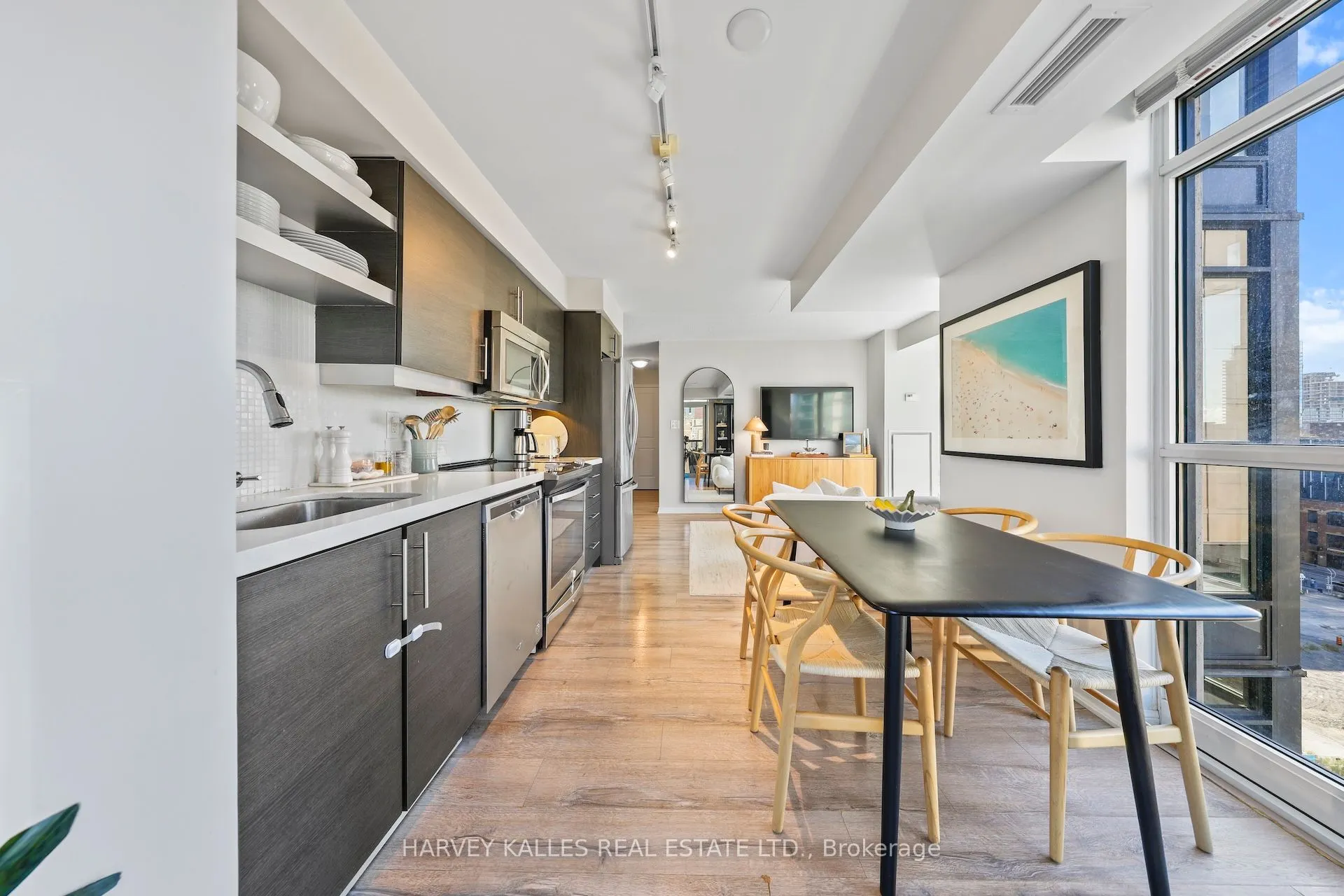 400 Adelaide Street, #1106