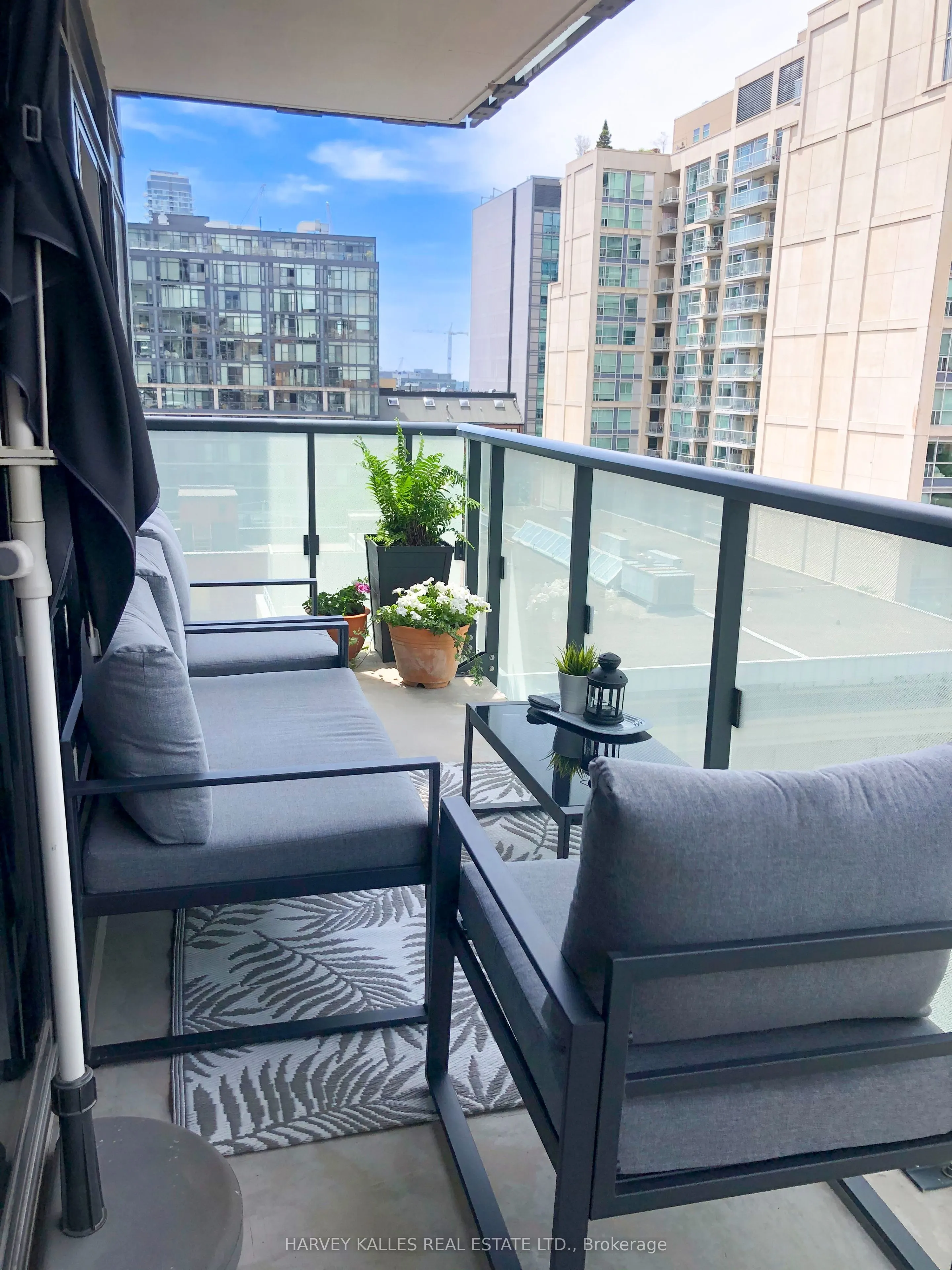 400 Adelaide Street, #1106