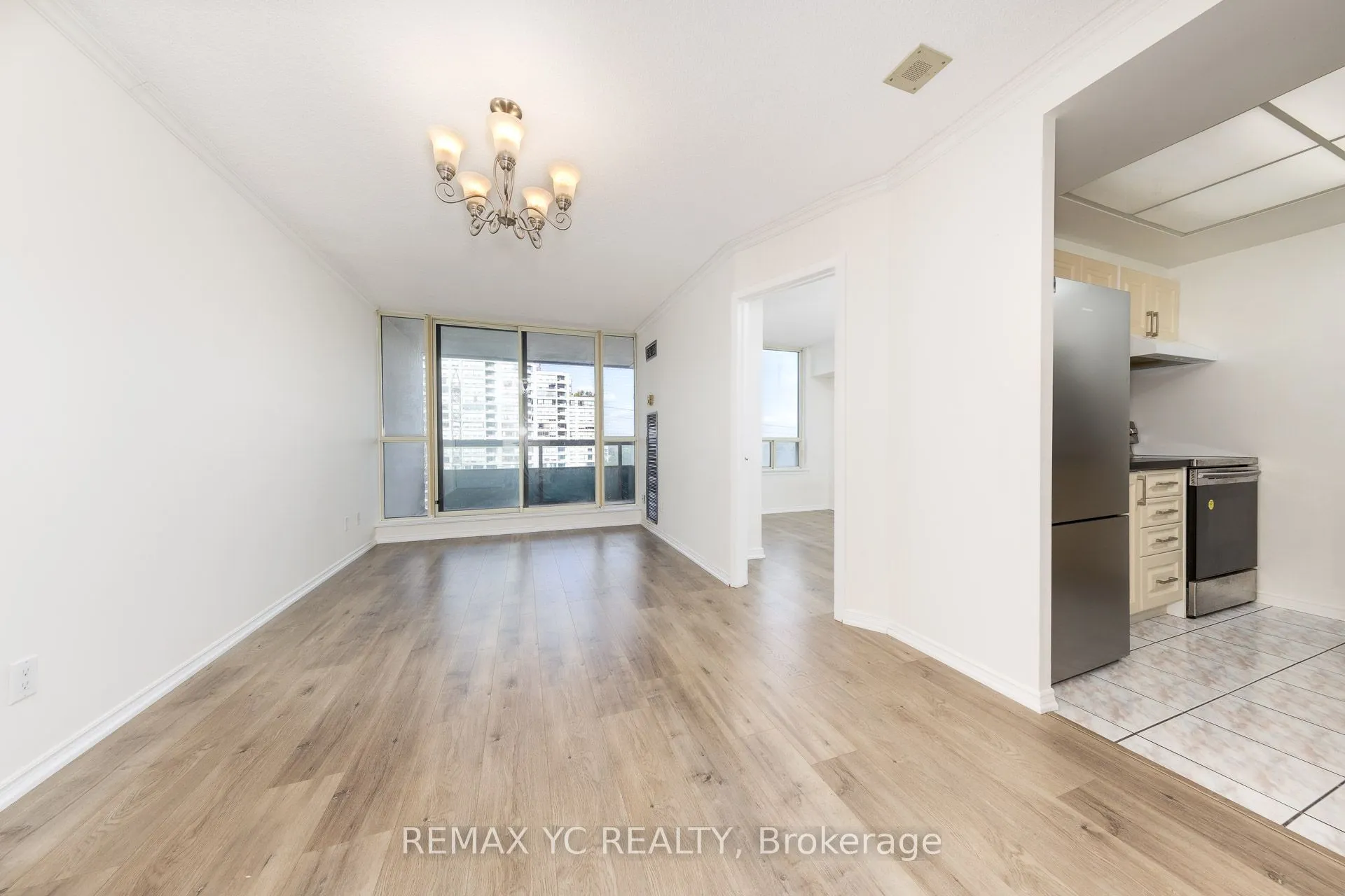 7 Bishop Avenue, #1013