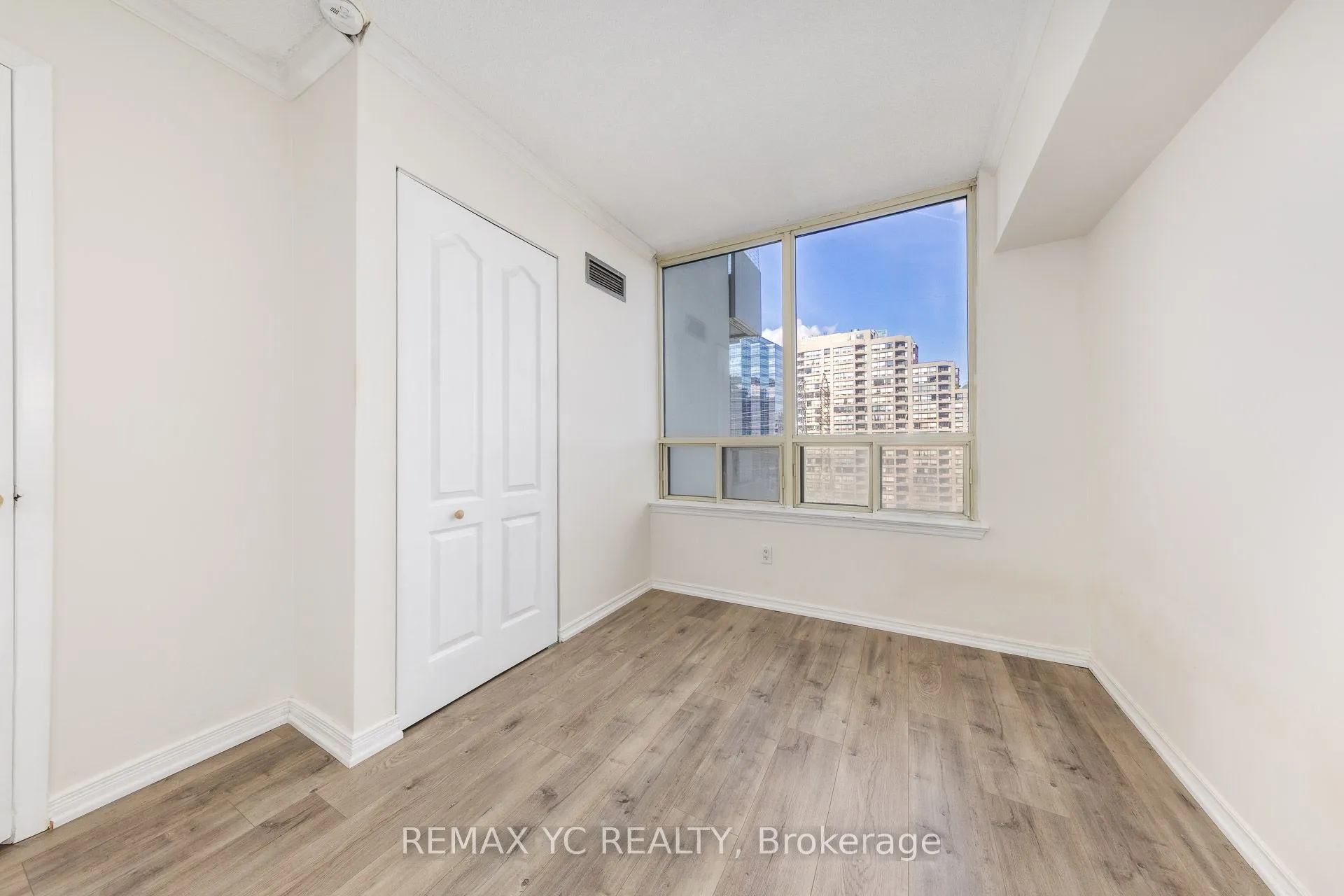 7 Bishop Avenue, #1013