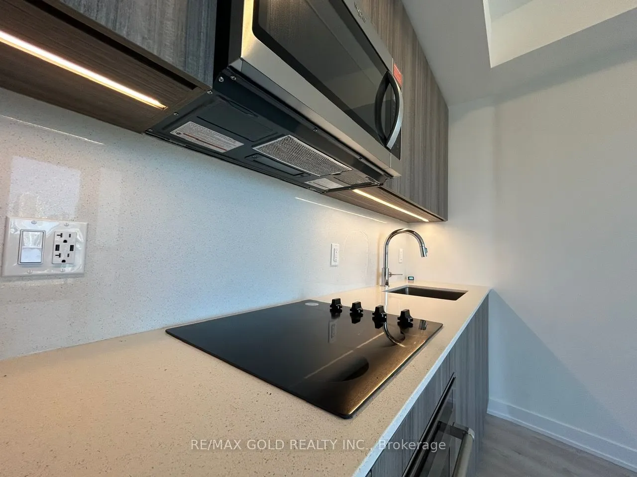 15 Richardson Street, #1401