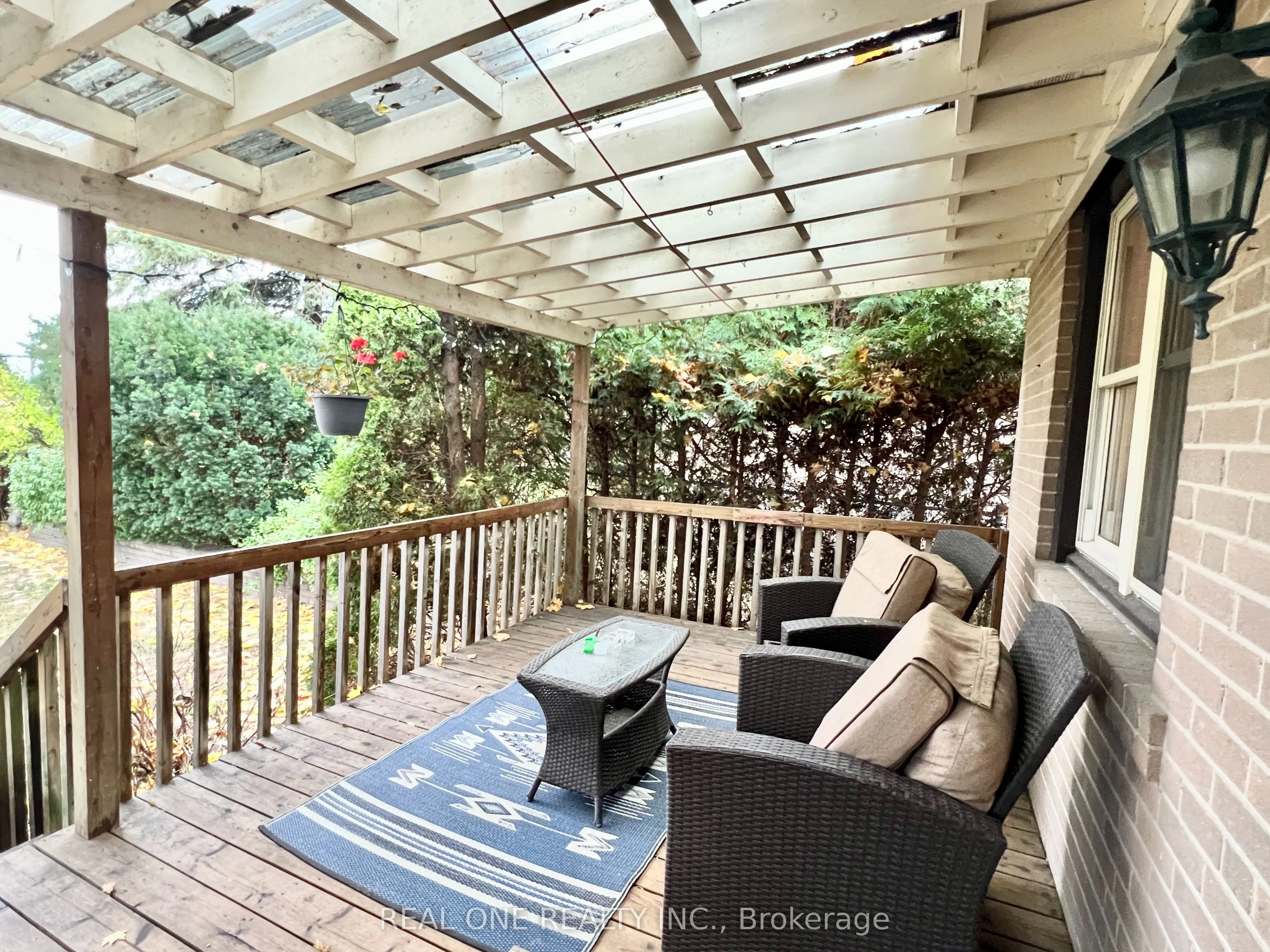 6 Fairhill Crescent