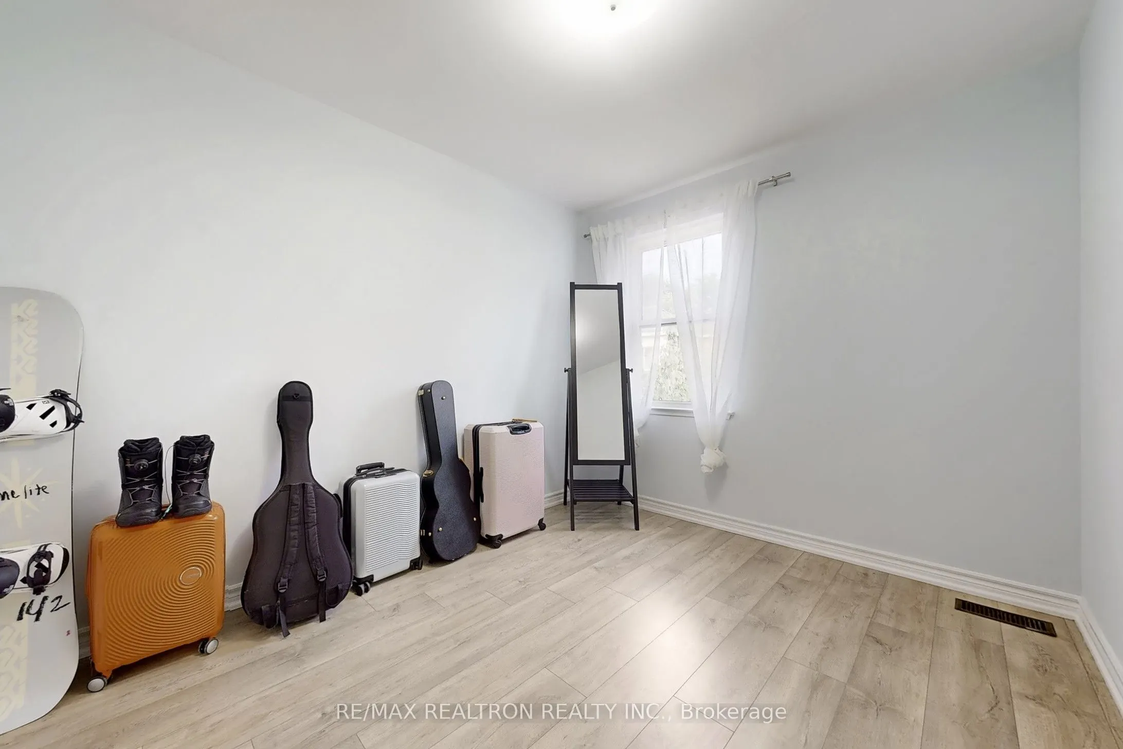 15 Esterbrooke Avenue, #131