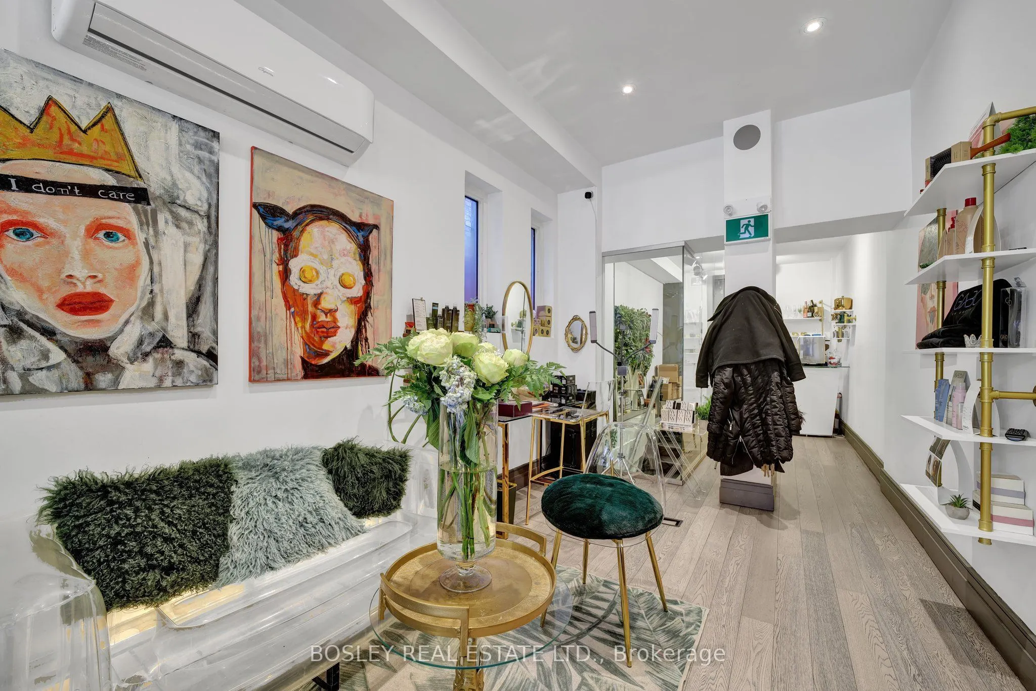 668 Queen Street W
