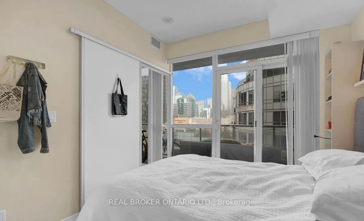 352 Front Street W, #2221