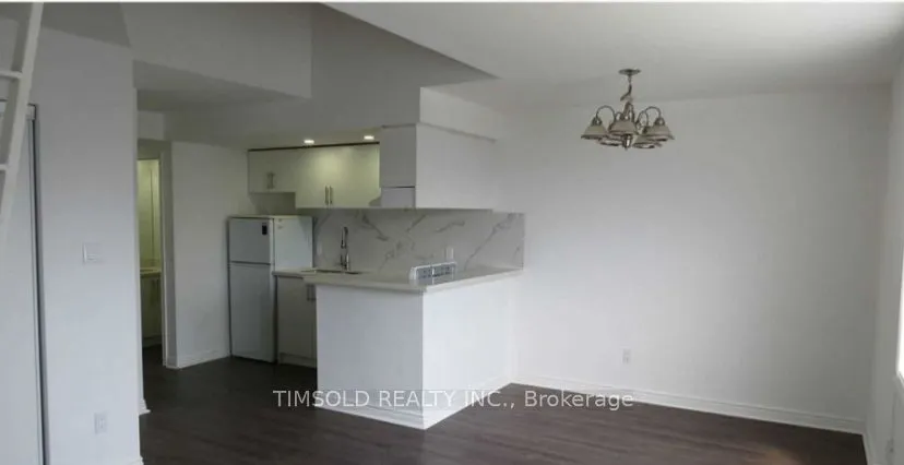666 Saint Clair Avenue W, #303