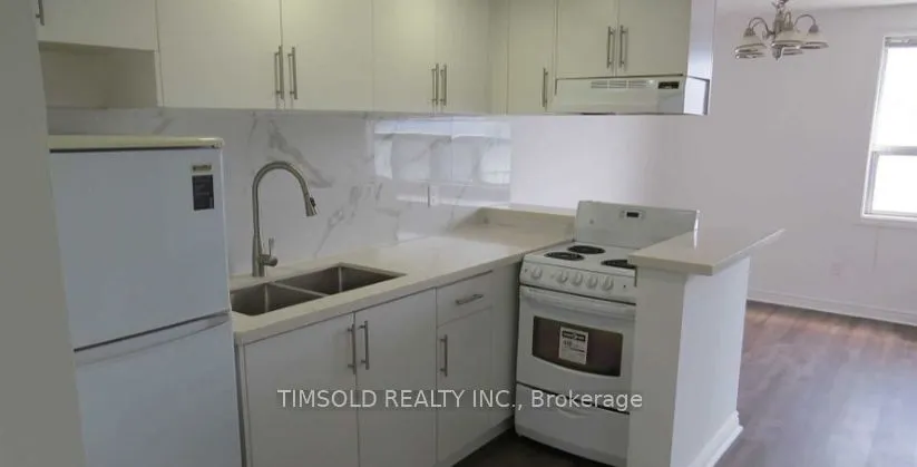 666 Saint Clair Avenue W, #303