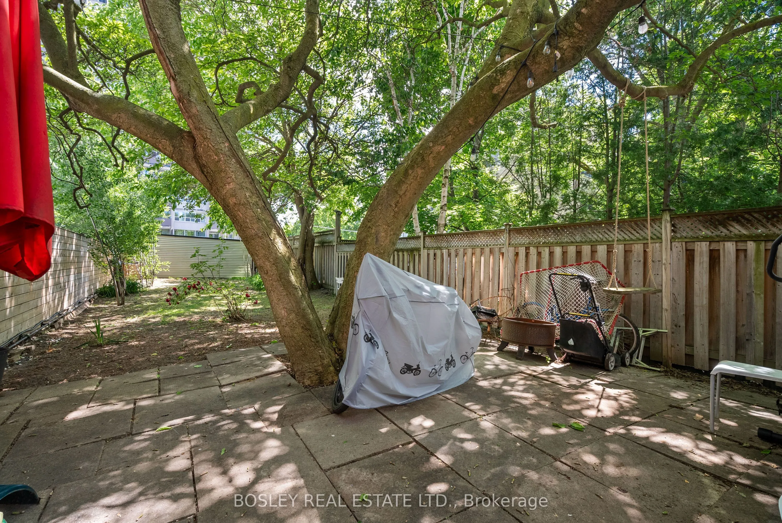 355 Roehampton Avenue