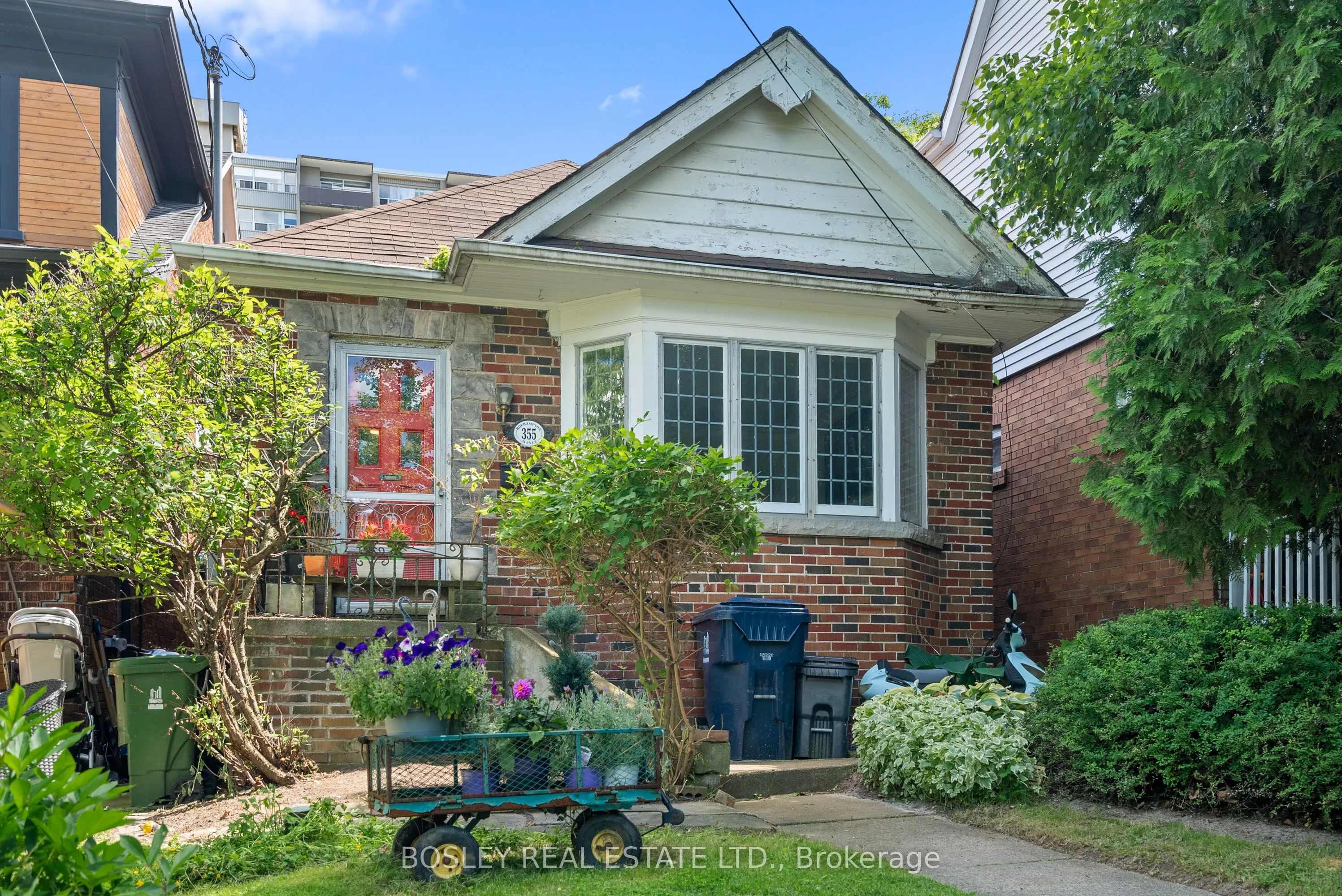 355 Roehampton Avenue
