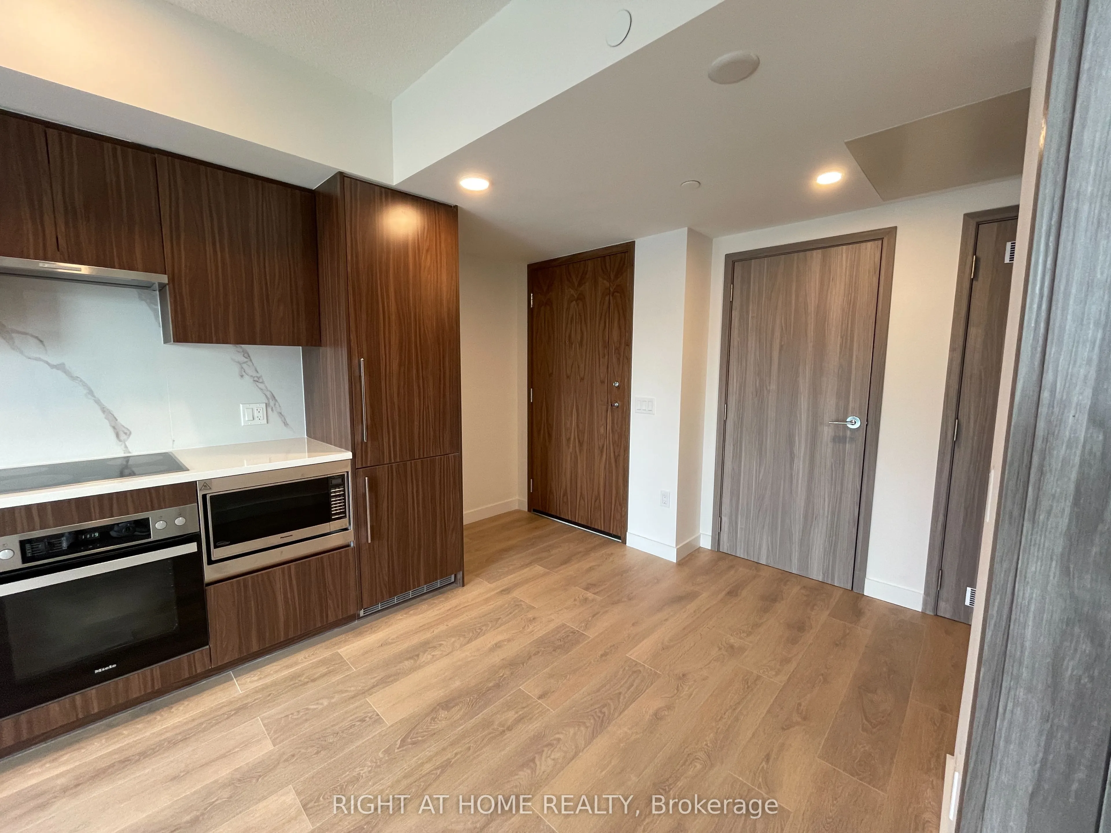 3 Concord Cityplace Way, #2012