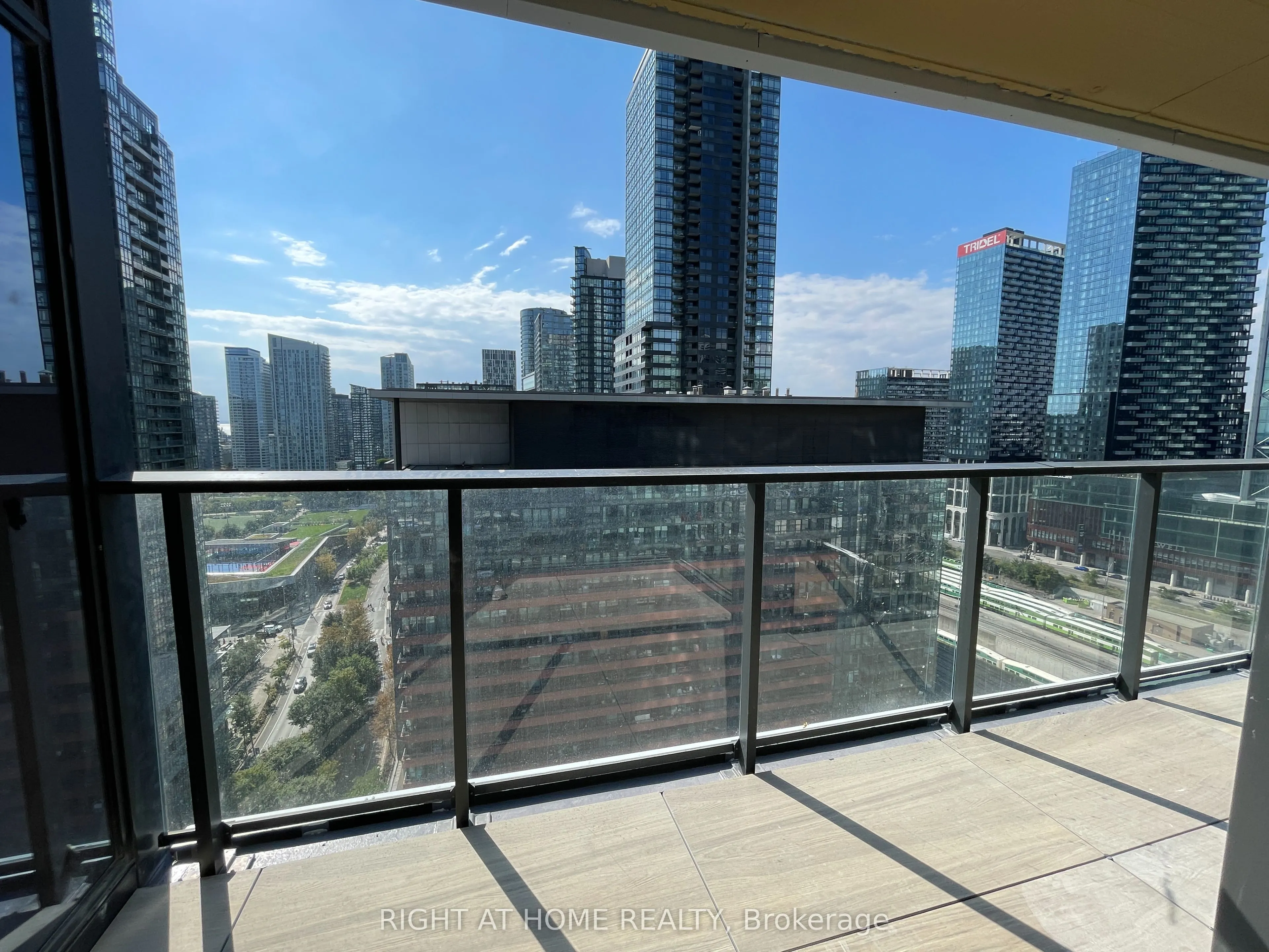 3 Concord Cityplace Way, #2012