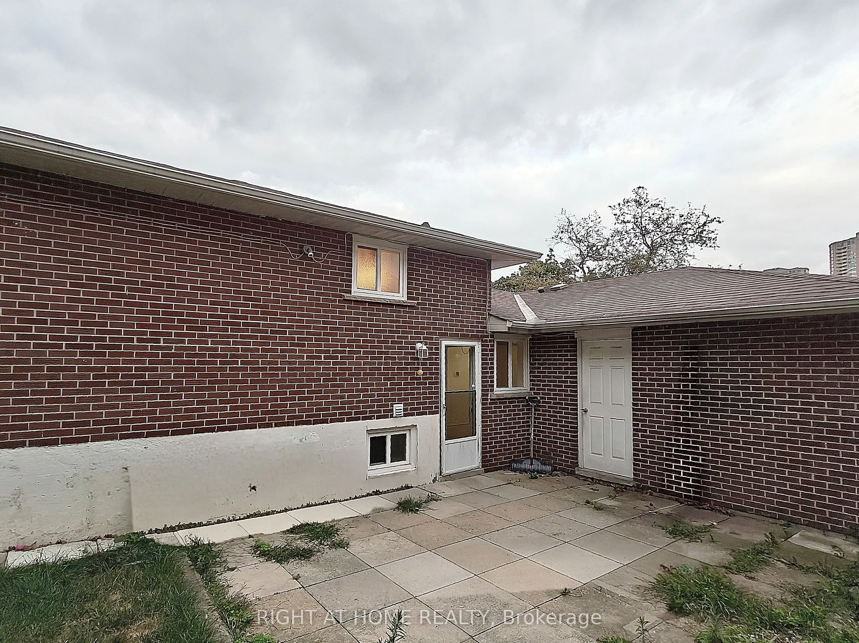 182 mcnicoll Avenue