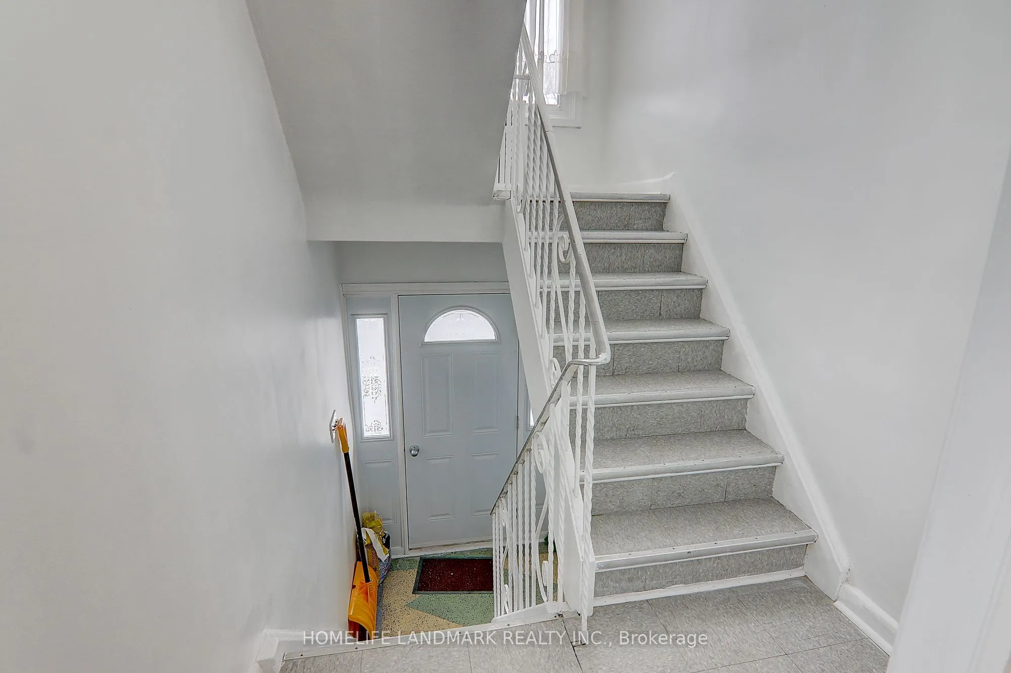 8 Hanson Road, #2(Upper