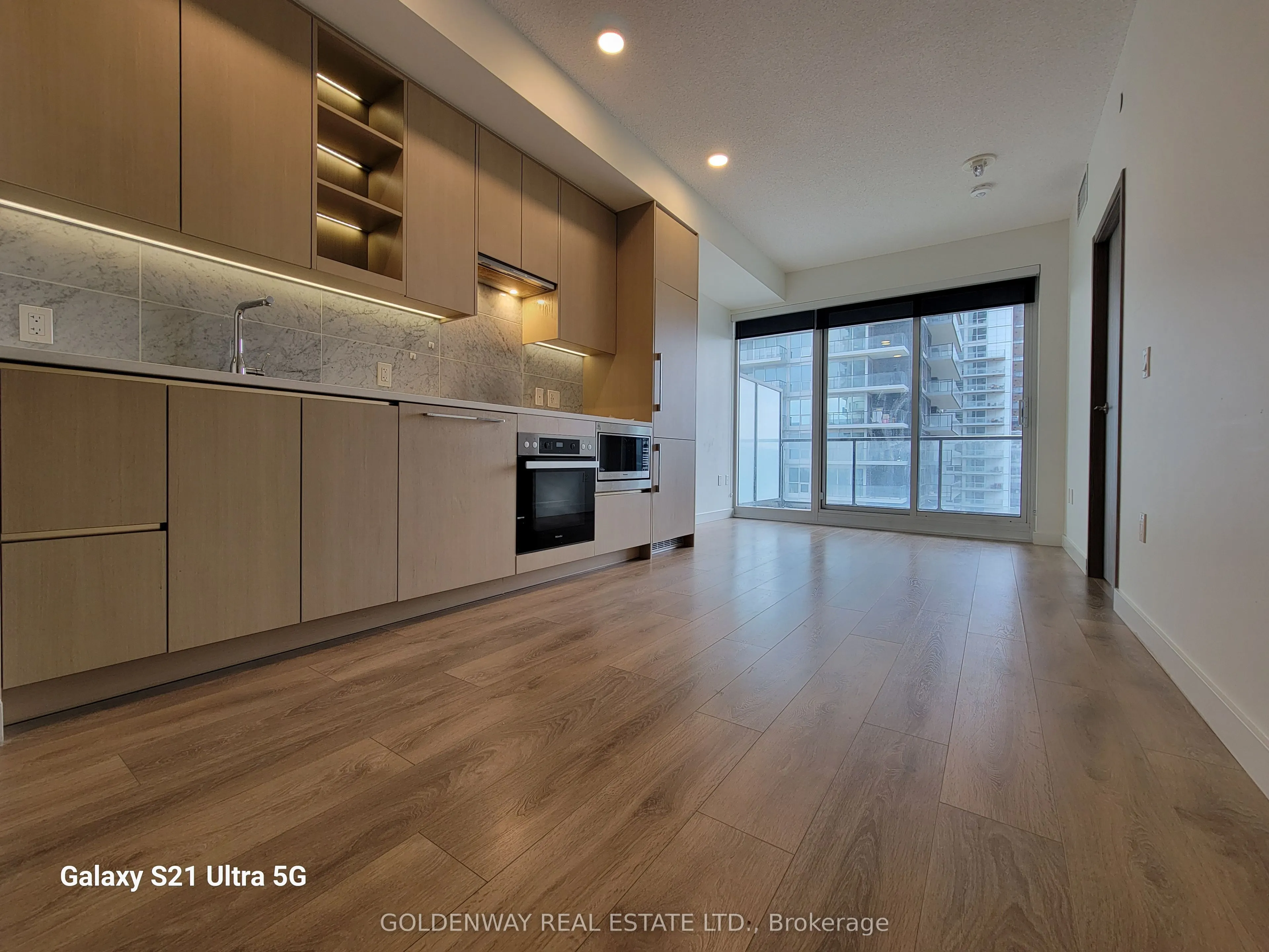 95 McMahon Drive, #1608