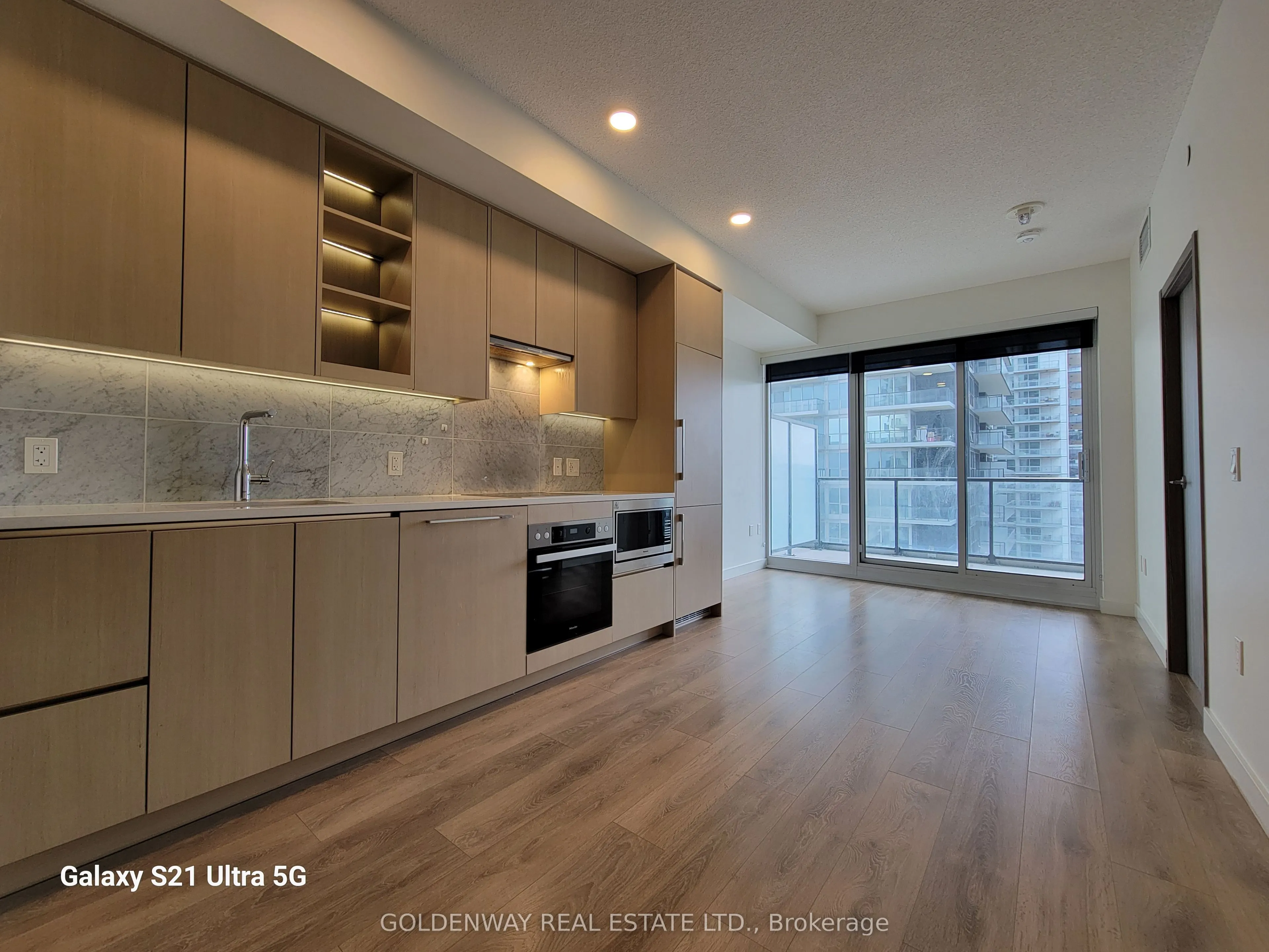 95 McMahon Drive, #1608