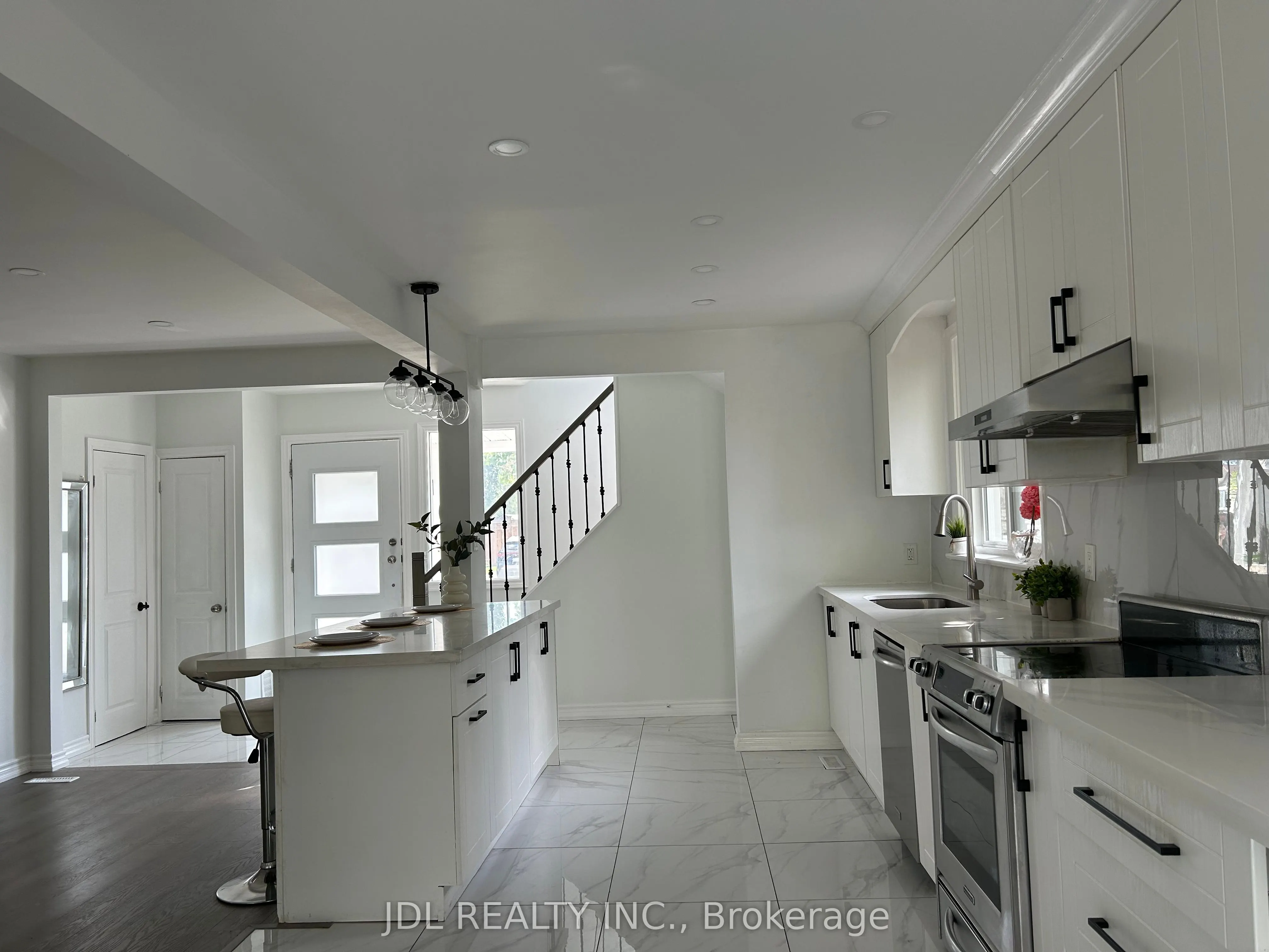 18 Cadillac Ave Avenue