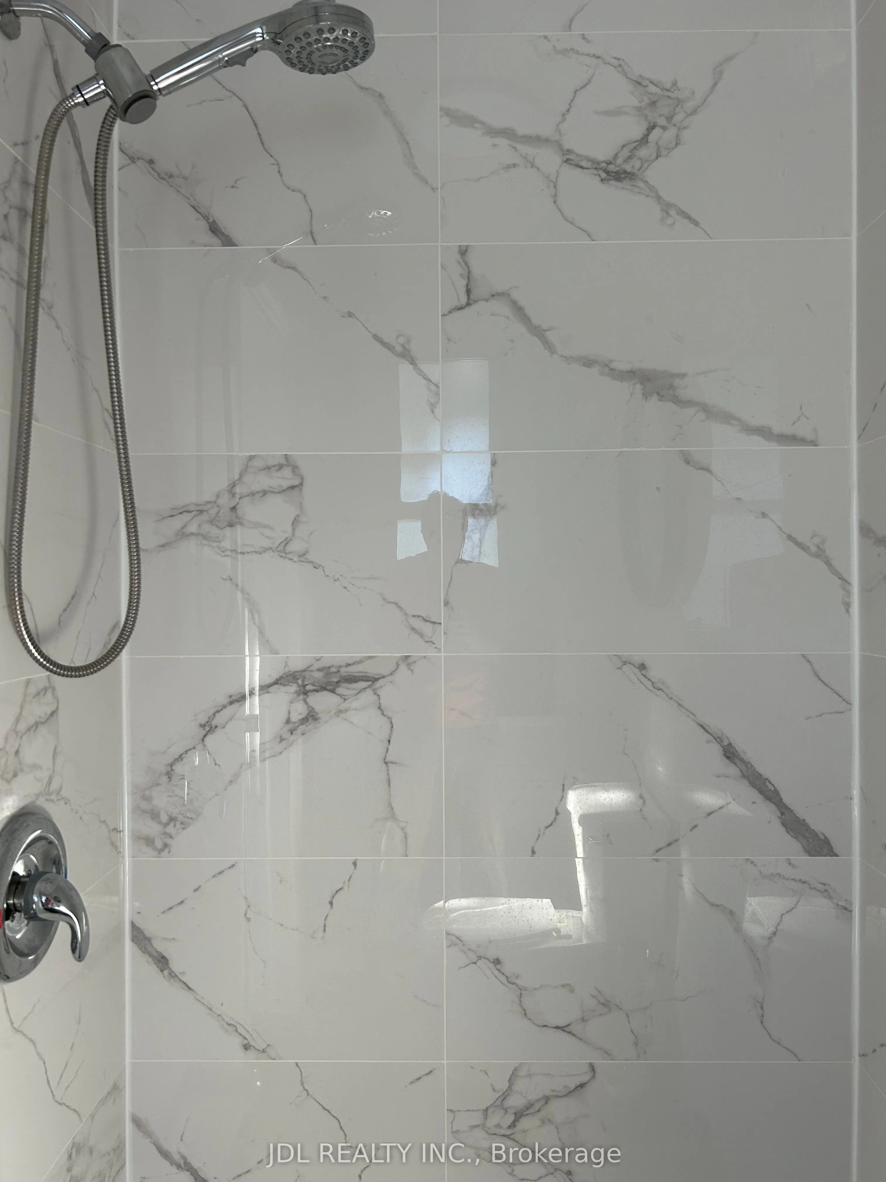 18 Cadillac Ave Avenue