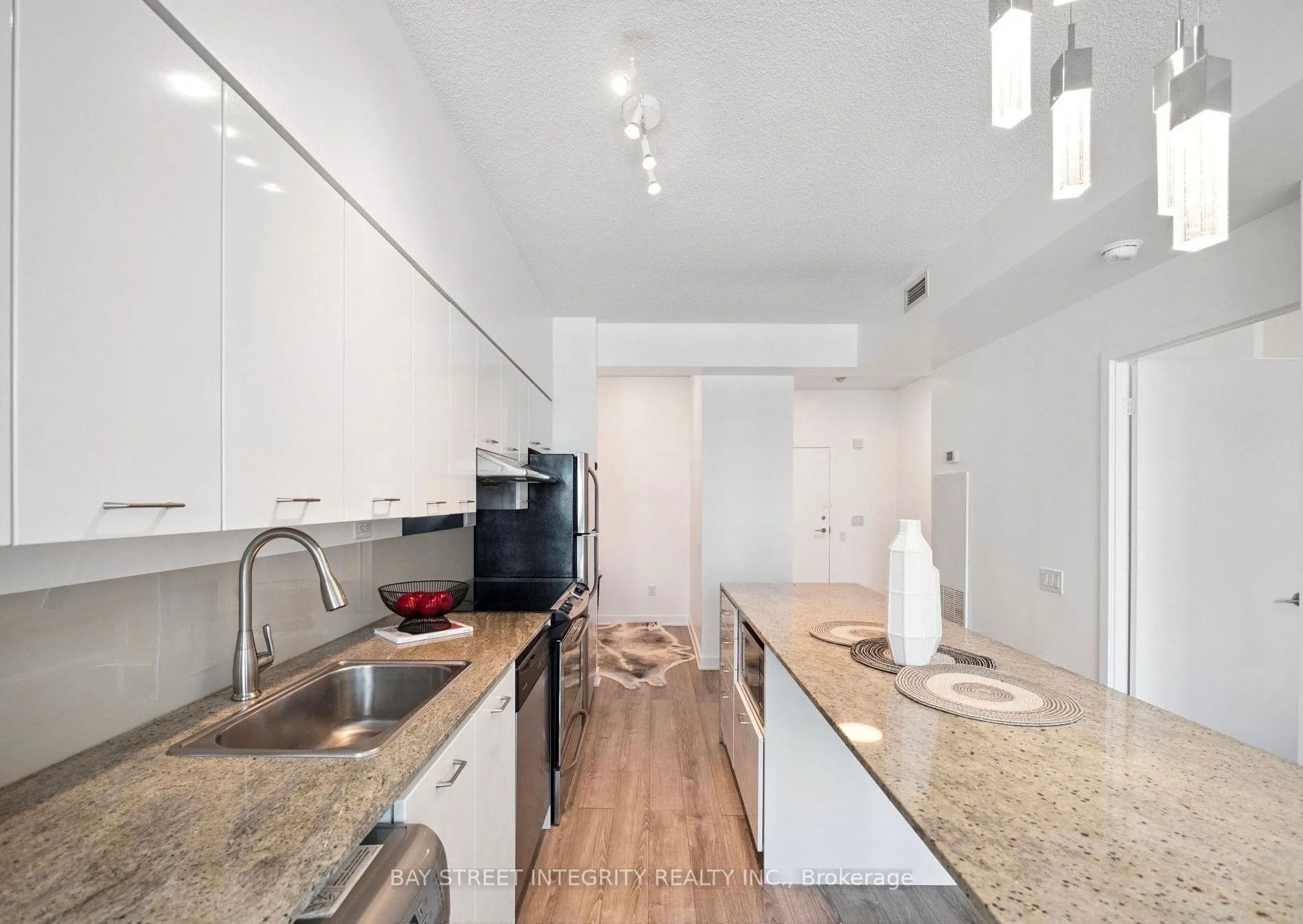 29 Singer Court, #2703